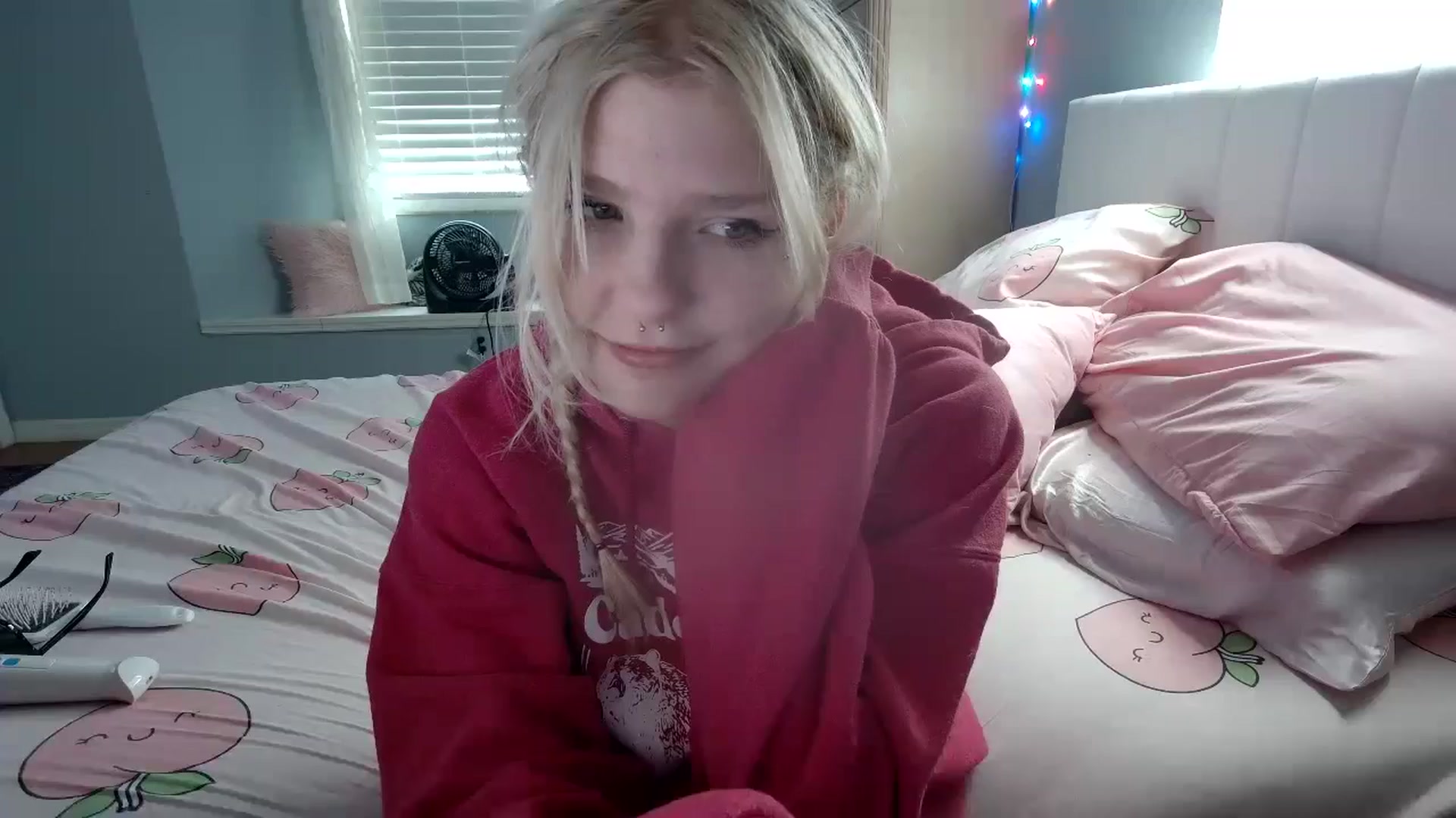 Gallery image thumbnail from DuckChan0's myfreecams stream on, 09/04/2024, 14:07 image 8 of 20