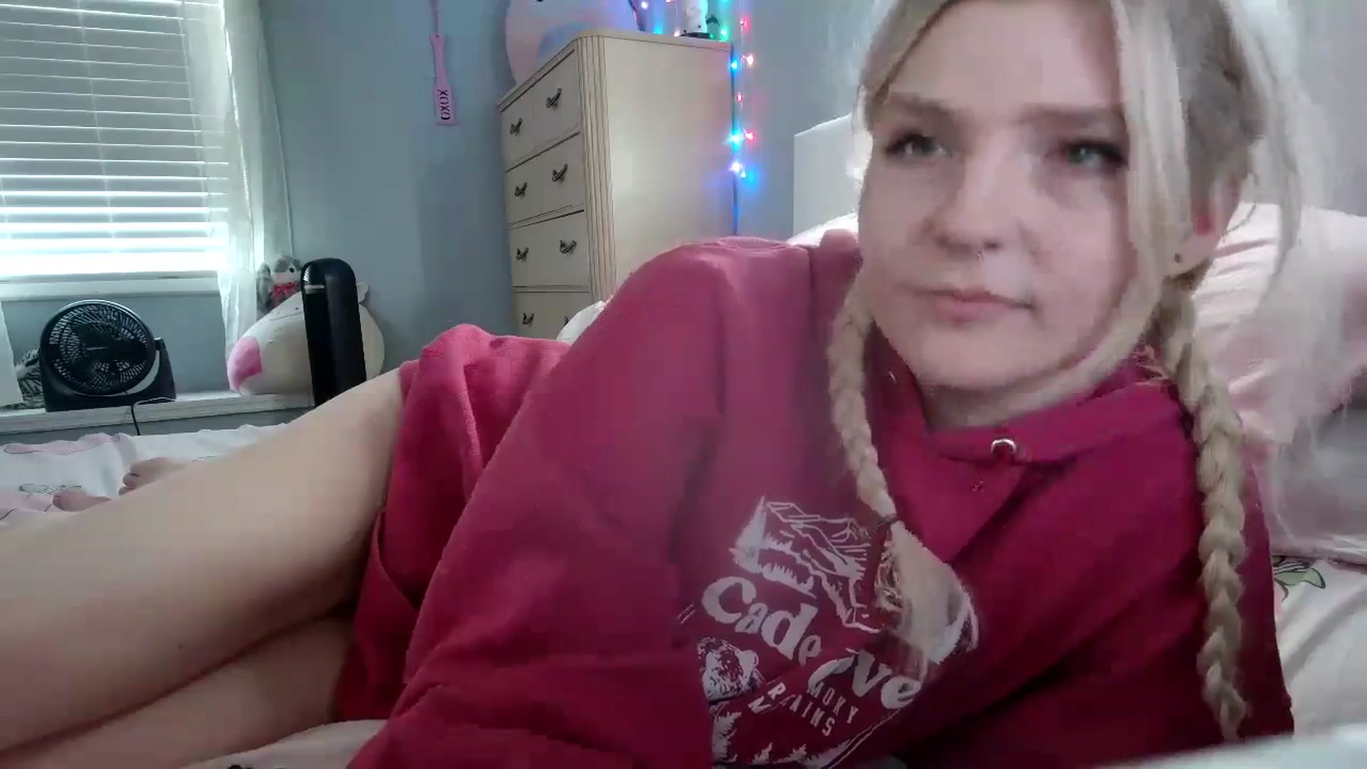 Gallery image thumbnail from DuckChan0's myfreecams stream on, 09/04/2024, 14:07 image 12 of 20