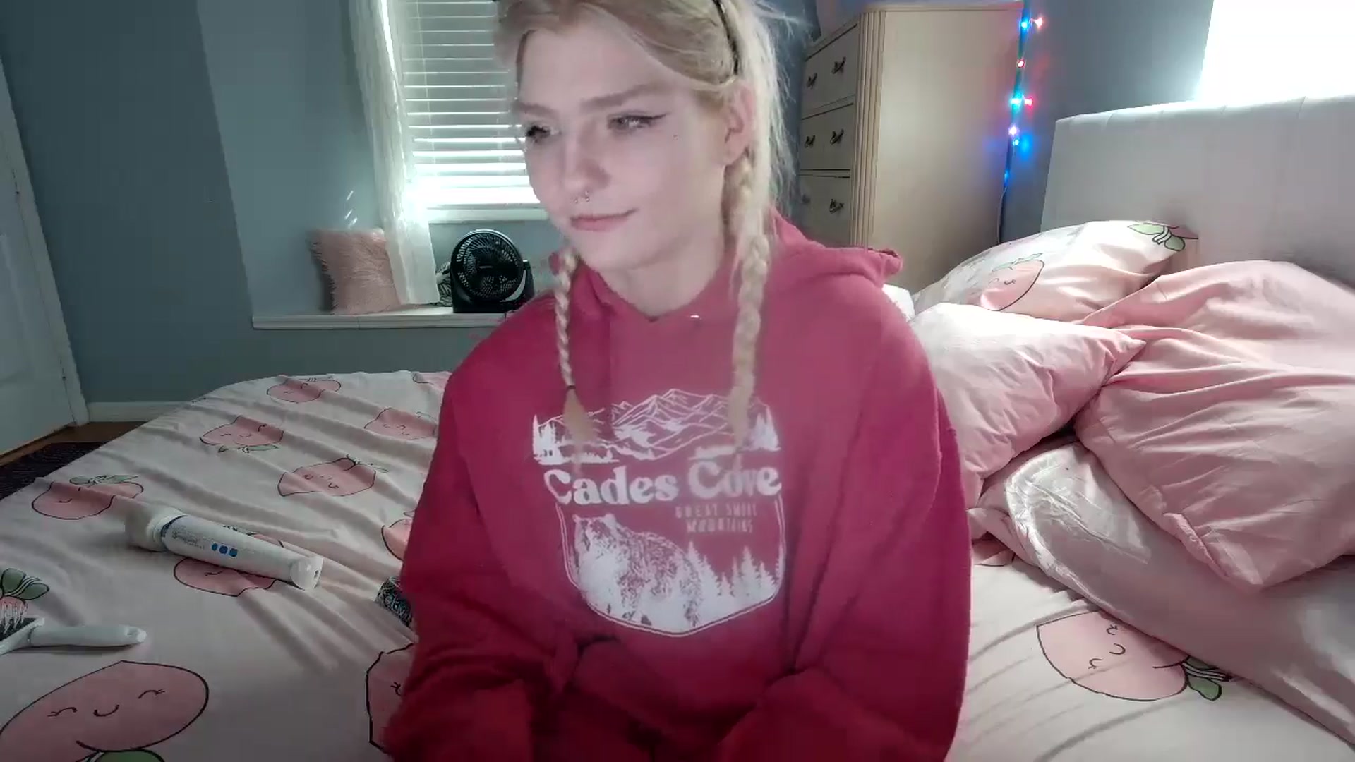 Gallery image thumbnail from DuckChan0's myfreecams stream on, 09/04/2024, 14:07 image 3 of 20