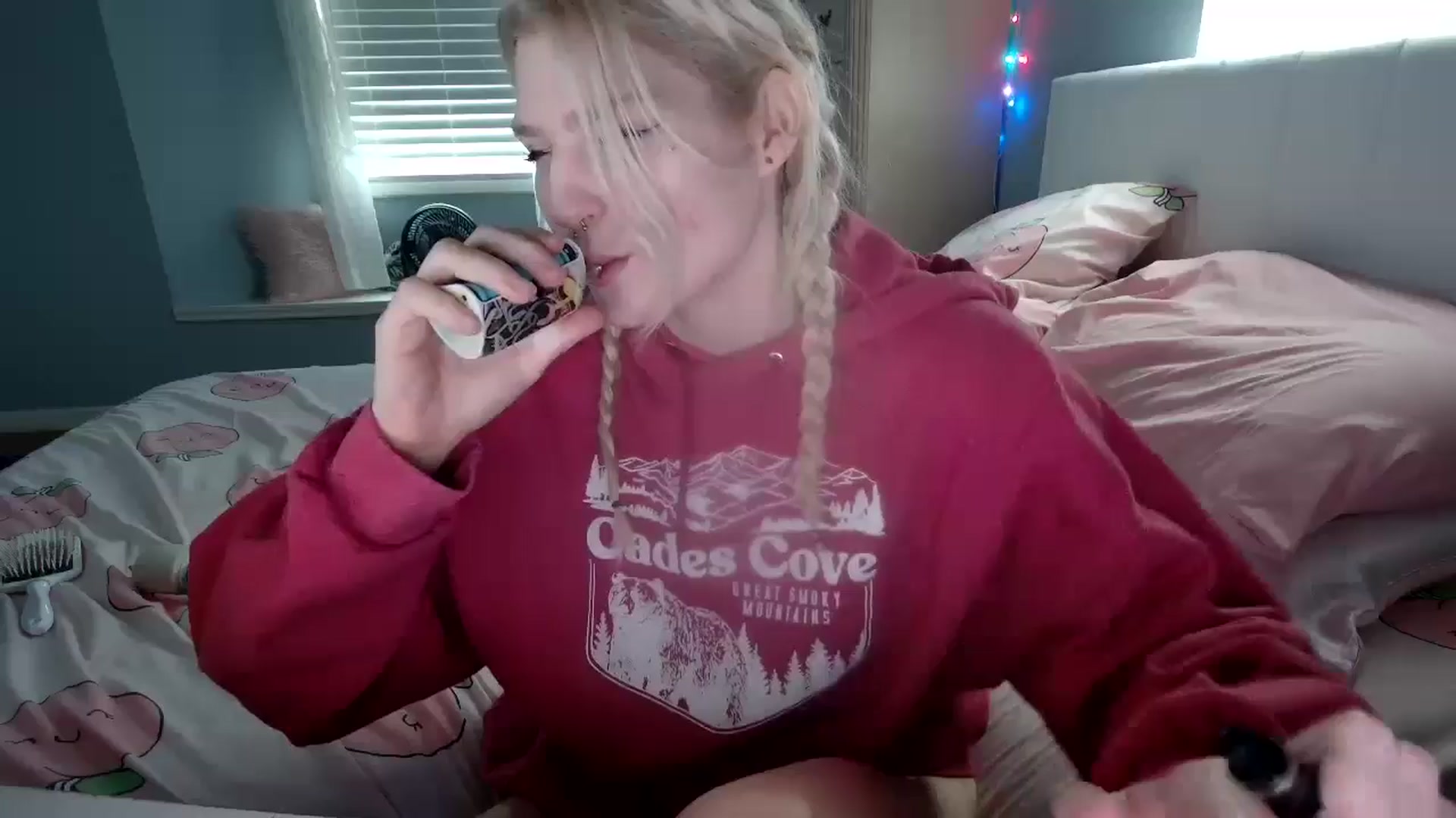 Gallery image thumbnail from DuckChan0's myfreecams stream on, 09/04/2024, 14:33 image 10 of 20