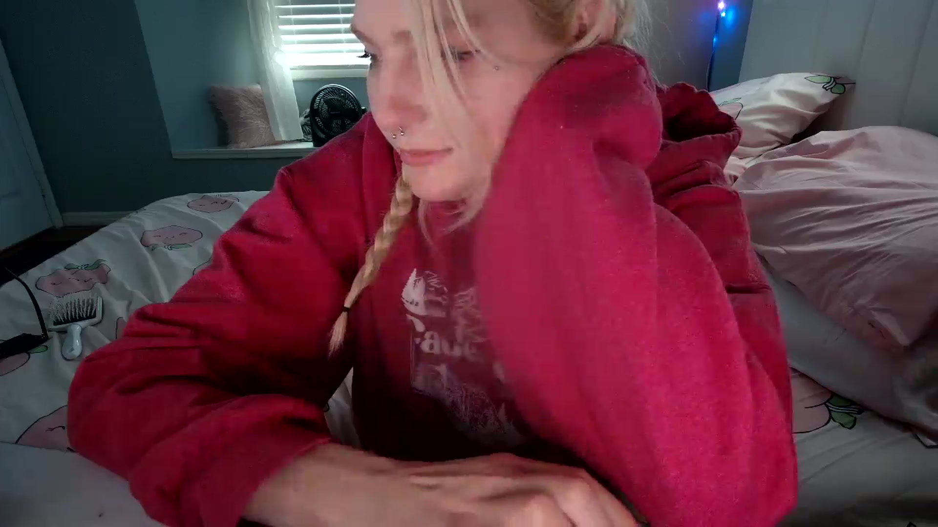 Gallery image thumbnail from DuckChan0's myfreecams stream on, 09/04/2024, 14:33 image 17 of 20