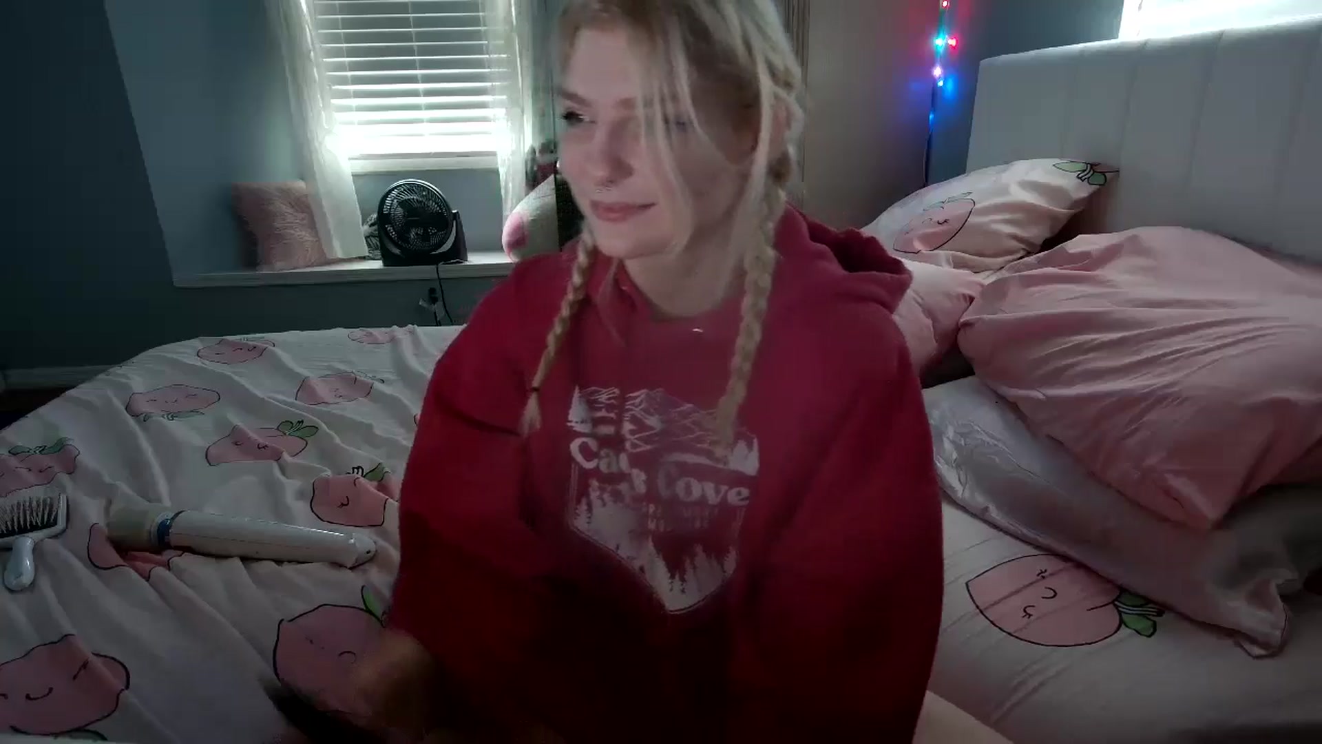 Gallery image thumbnail from DuckChan0's myfreecams stream on, 09/04/2024, 14:33 image 20 of 20