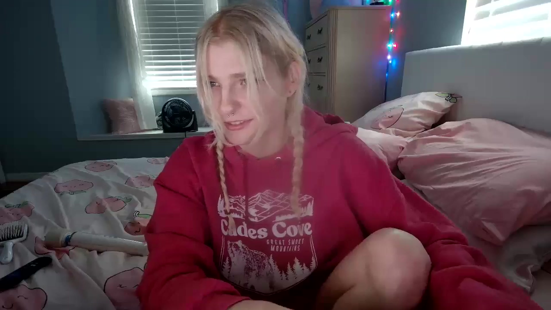 Gallery image thumbnail from DuckChan0's myfreecams stream on, 09/04/2024, 14:33 image 7 of 20