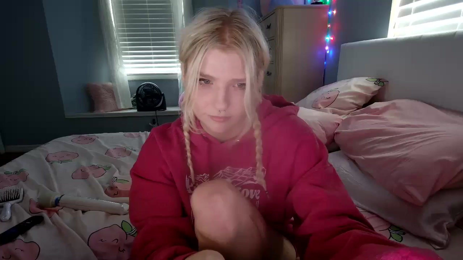 Gallery image thumbnail from DuckChan0's myfreecams stream on, 09/04/2024, 14:33 image 4 of 20