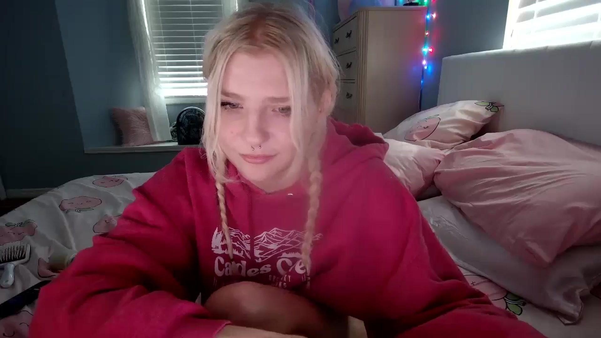 Gallery image thumbnail from DuckChan0's myfreecams stream on, 09/04/2024, 14:33 image 5 of 20
