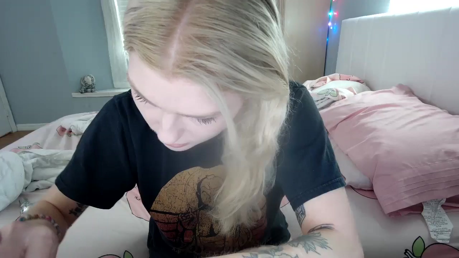 Gallery image thumbnail from DuckChan0's myfreecams stream on, 09/05/2024, 14:54 image 4 of 20