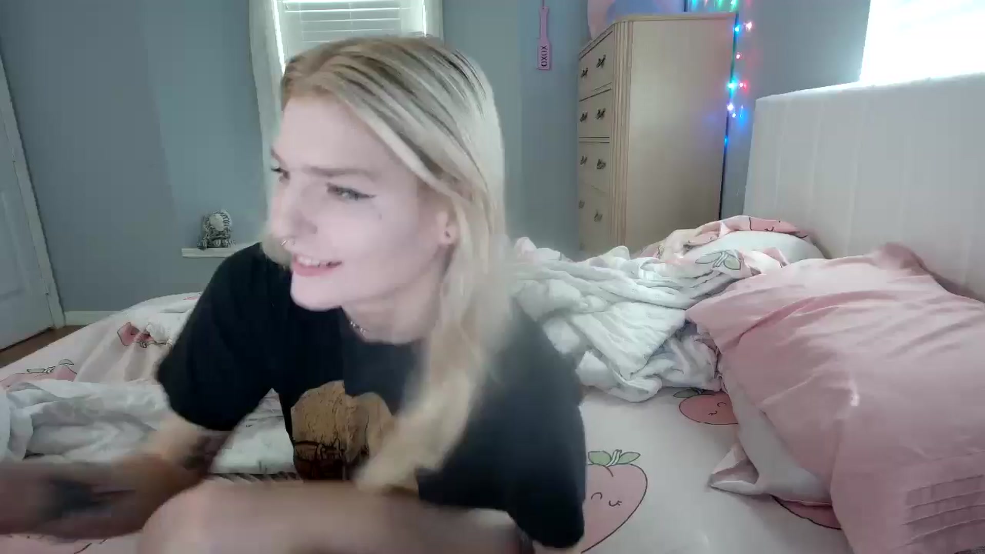 Gallery image thumbnail from DuckChan0's myfreecams stream on, 09/05/2024, 14:54 image 1 of 20