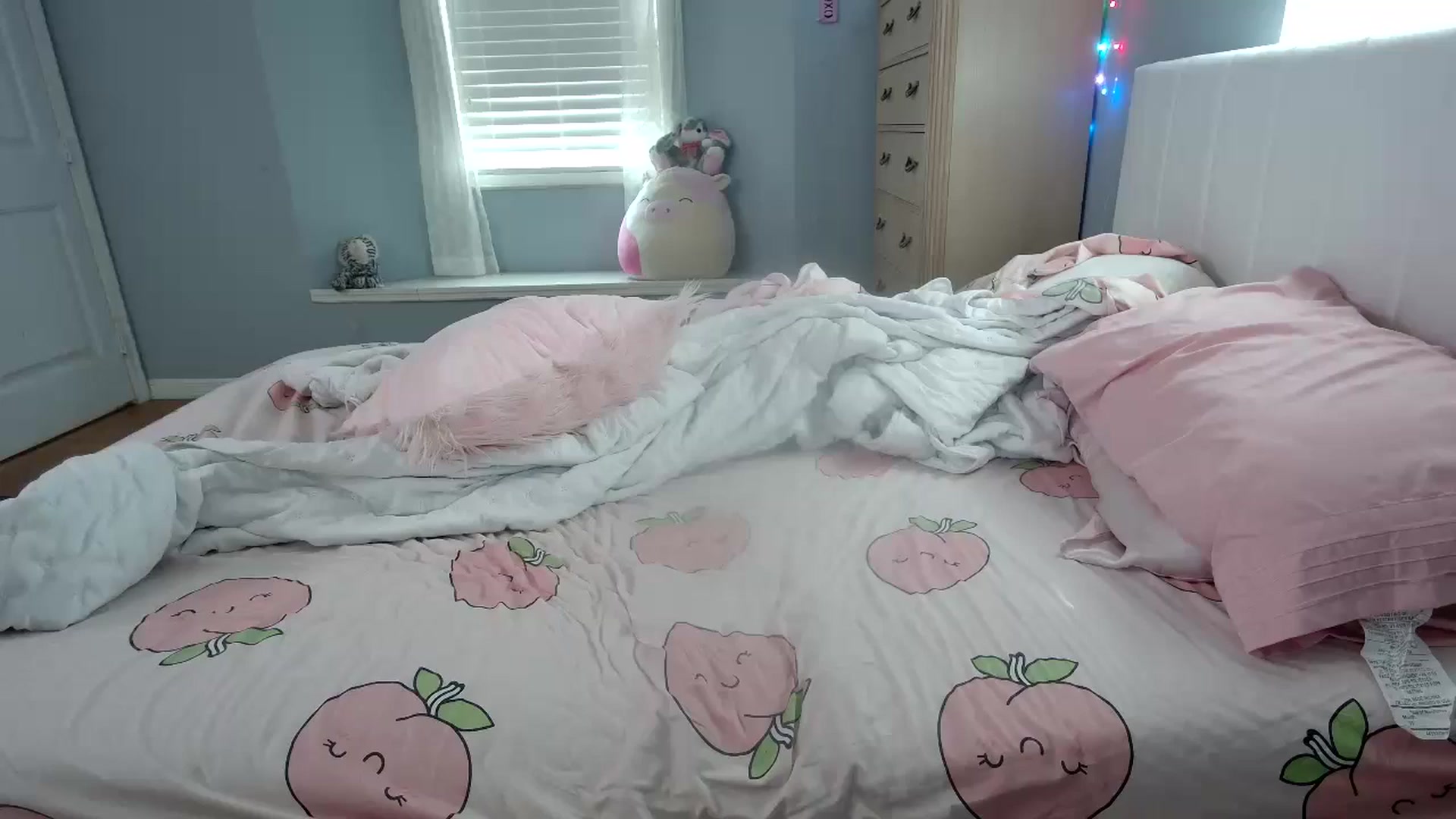 Gallery image thumbnail from DuckChan0's myfreecams stream on, 09/05/2024, 14:54 image 3 of 20