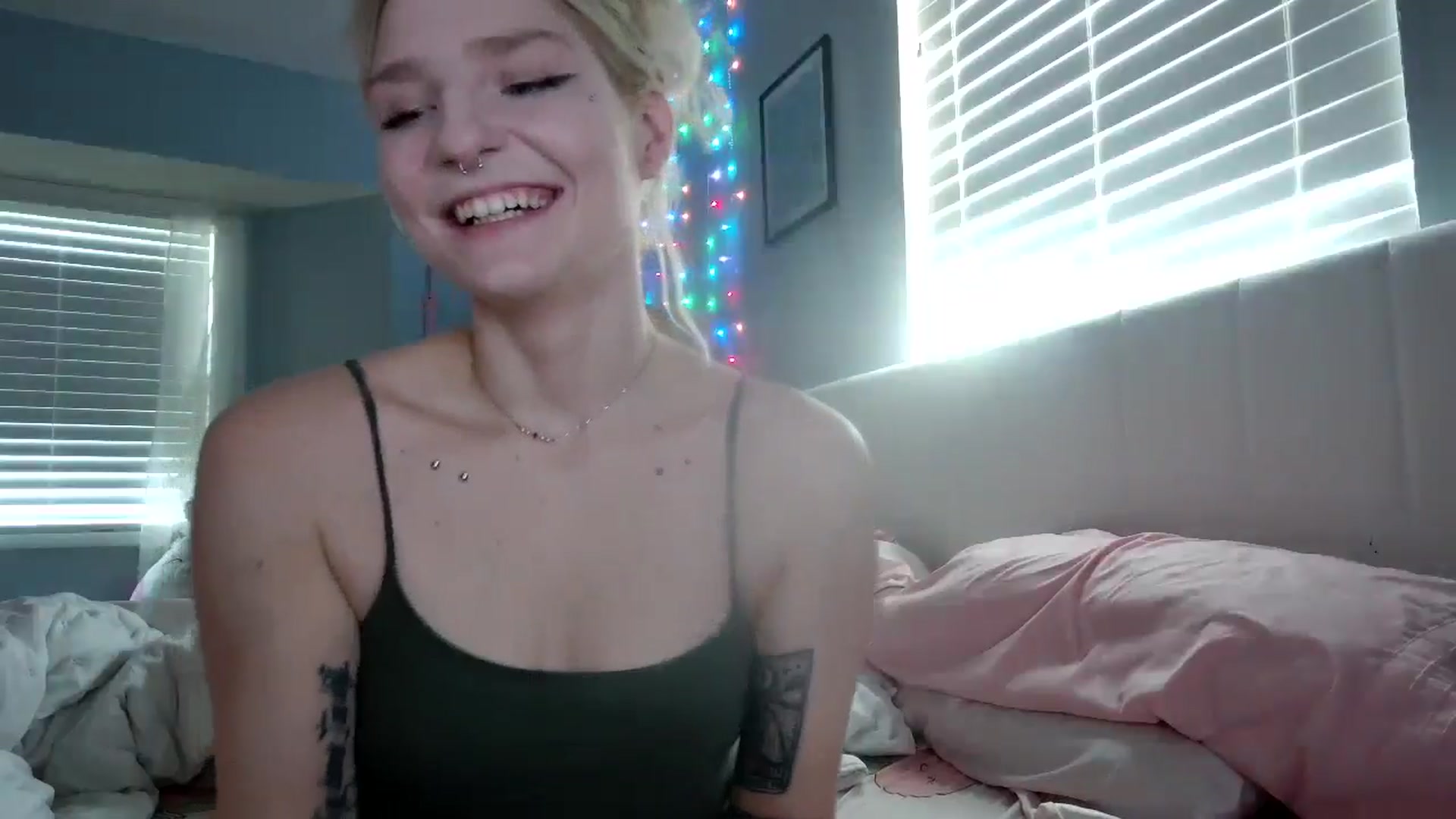 Gallery image thumbnail from DuckChan0's myfreecams stream on, 09/05/2024, 15:31 image 20 of 20