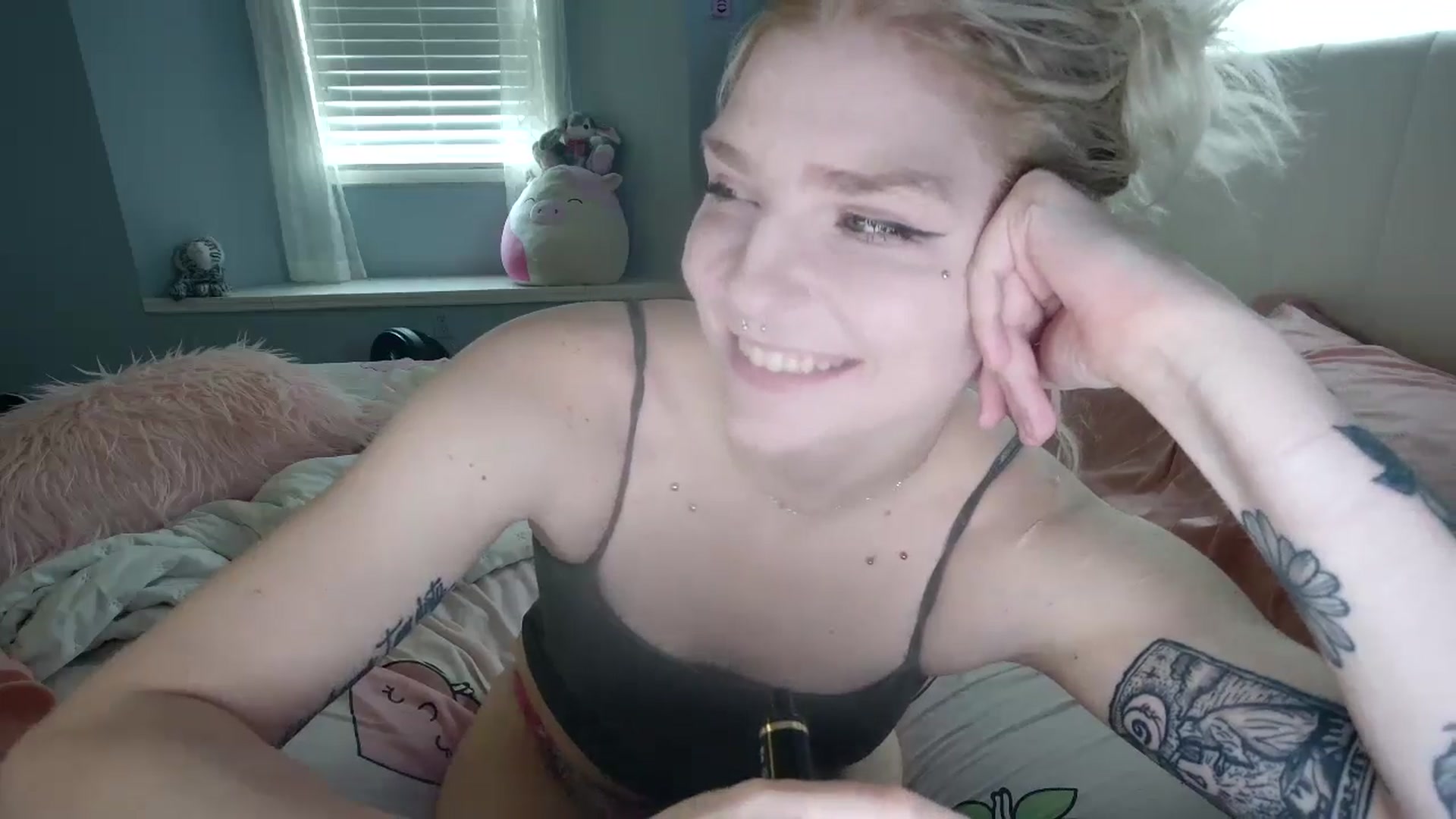 Gallery image thumbnail from DuckChan0's myfreecams stream on, 09/05/2024, 15:31 image 7 of 20