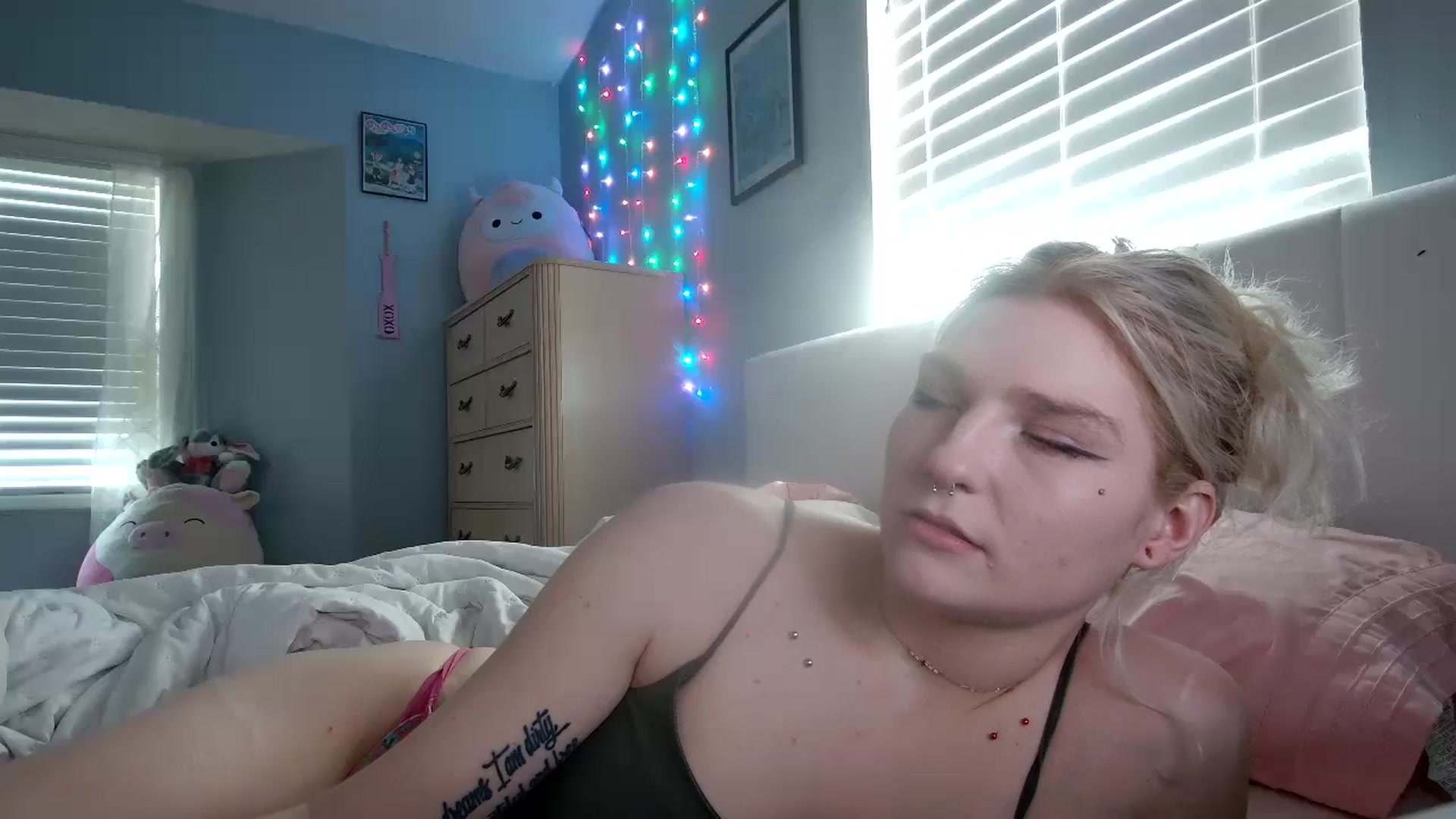 Gallery image thumbnail from DuckChan0's myfreecams stream on, 09/05/2024, 15:31 image 18 of 20