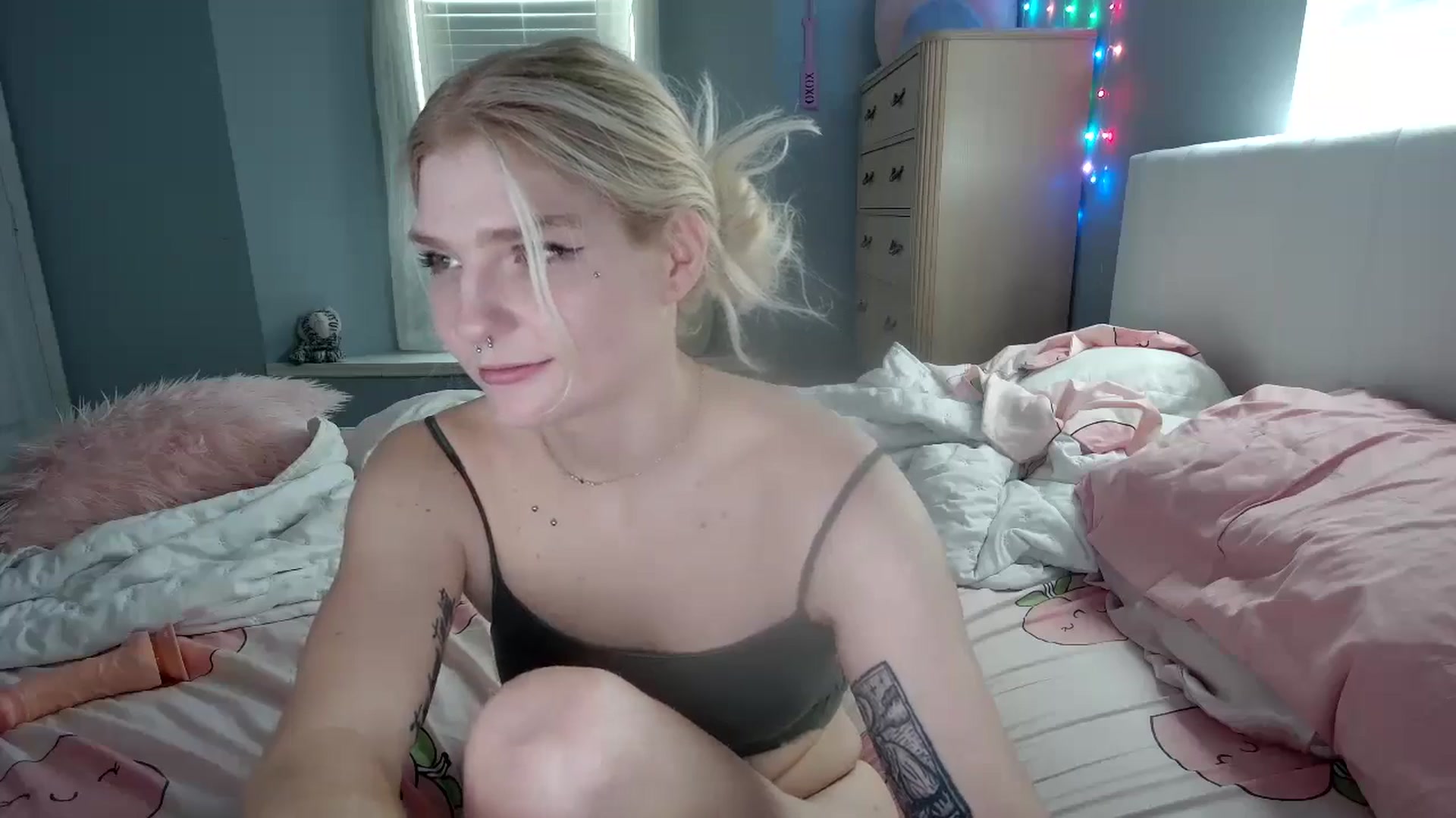 Gallery image thumbnail from DuckChan0's myfreecams stream on, 09/05/2024, 16:57 image 3 of 20