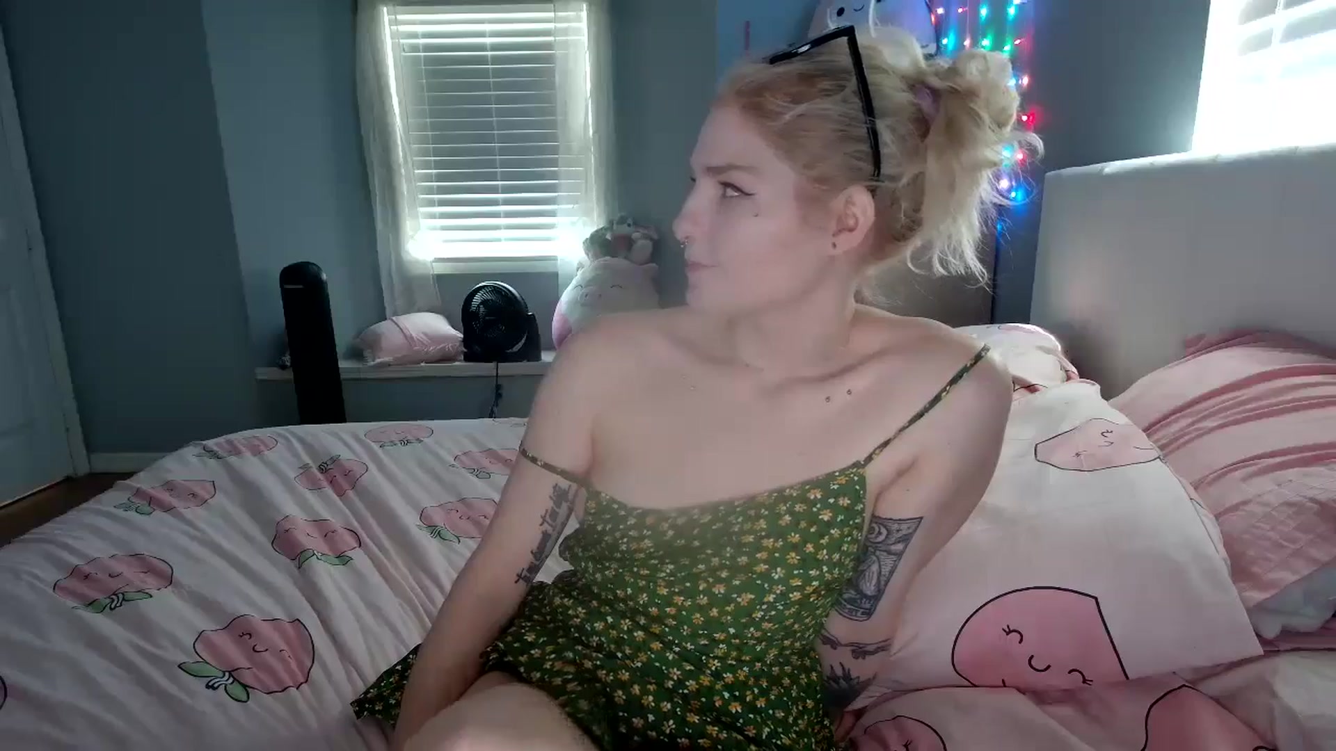 Gallery image thumbnail from DuckChan0's myfreecams stream on, 09/06/2024, 16:47 image 20 of 20