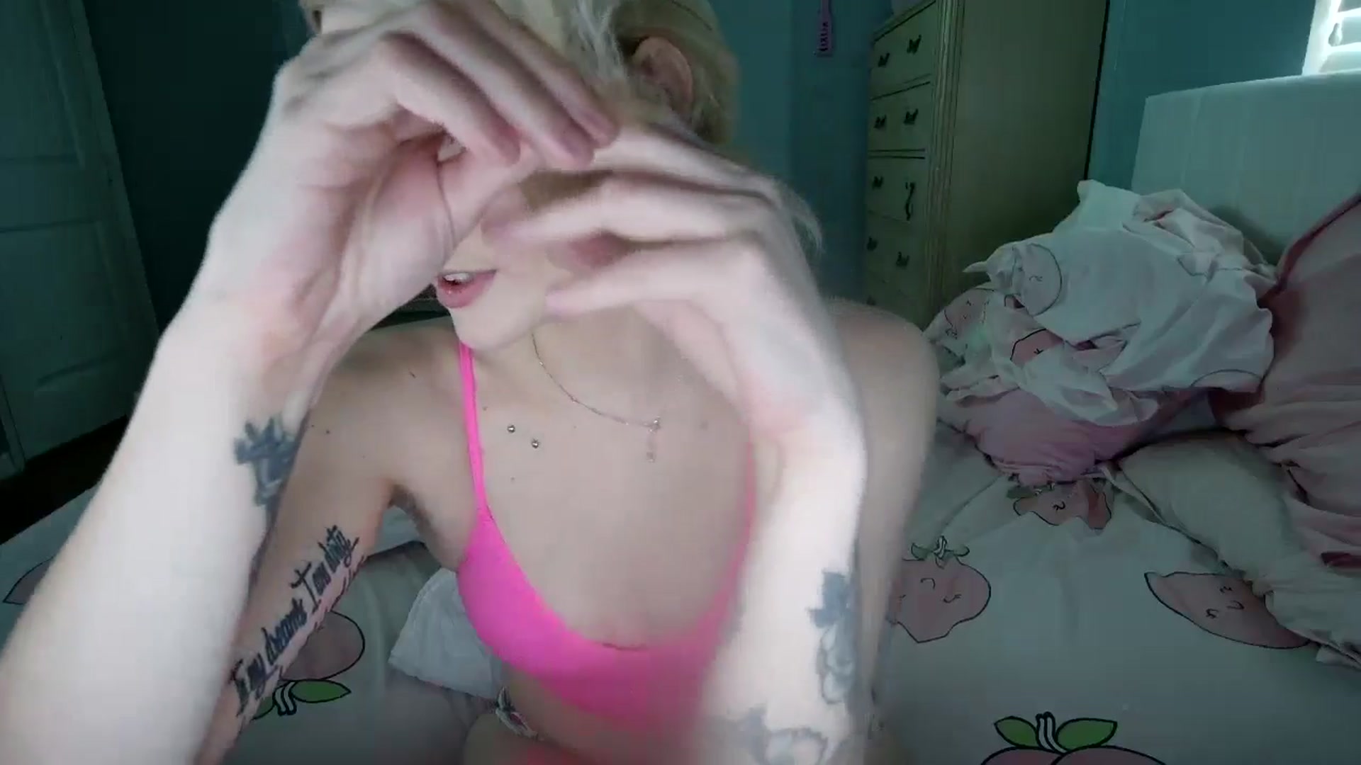 Gallery image thumbnail from DuckChan0's myfreecams stream on, 09/07/2024, 22:33 image 9 of 20