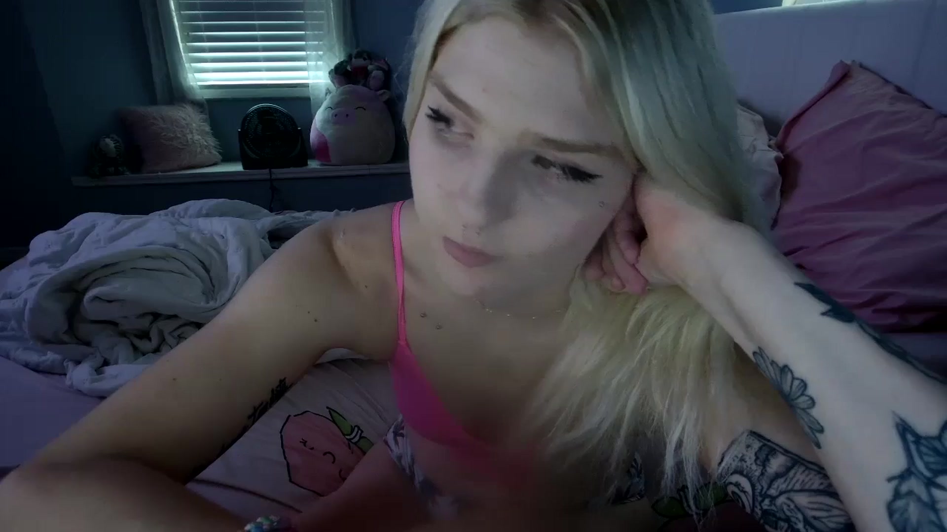 Gallery image thumbnail from DuckChan0's myfreecams stream on, 09/07/2024, 23:13 image 3 of 20