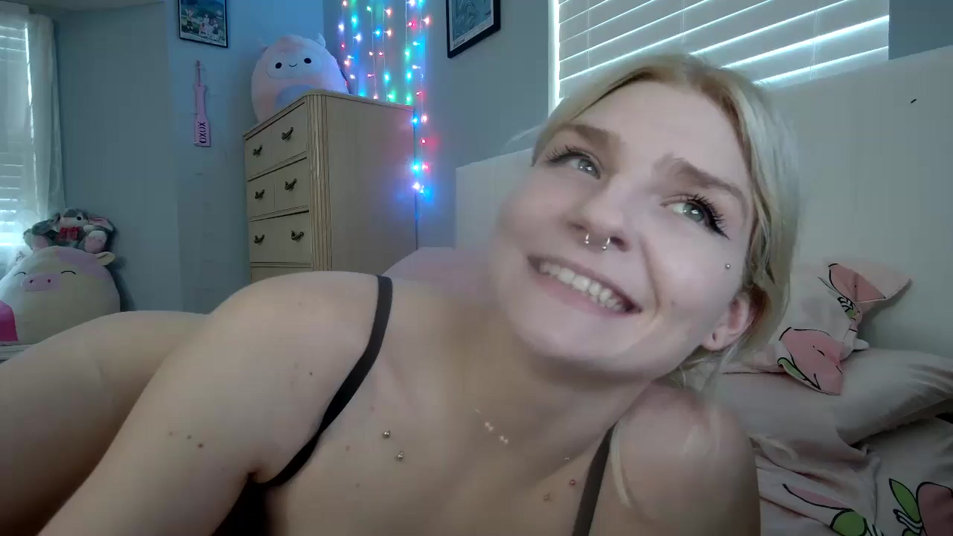 Gallery image thumbnail from DuckChan0's myfreecams stream on, 09/08/2024, 22:19 image 3 of 20