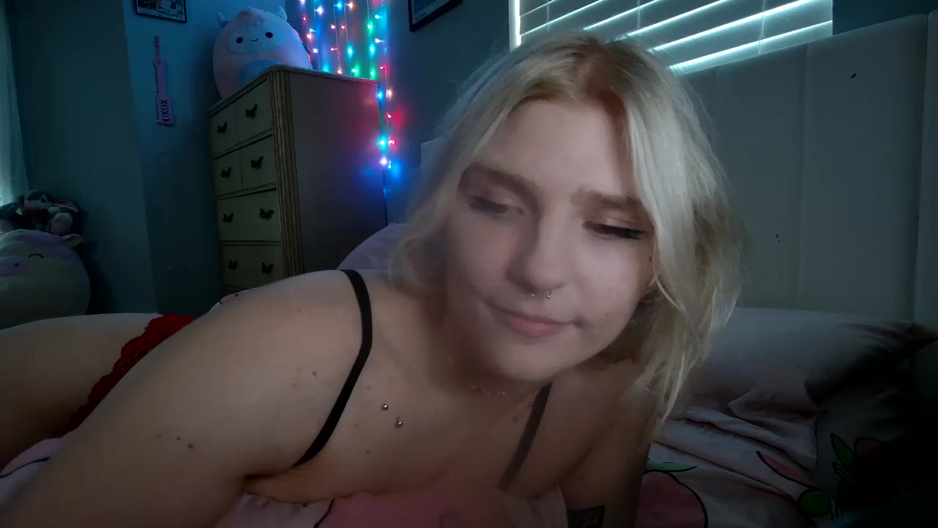 Gallery image thumbnail from DuckChan0's myfreecams stream on, 09/08/2024, 22:19 image 12 of 20