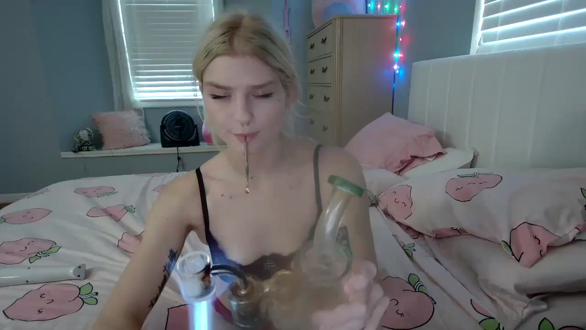 Gallery image thumbnail from DuckChan0's myfreecams stream on, 09/08/2024, 22:19 image 1 of 20