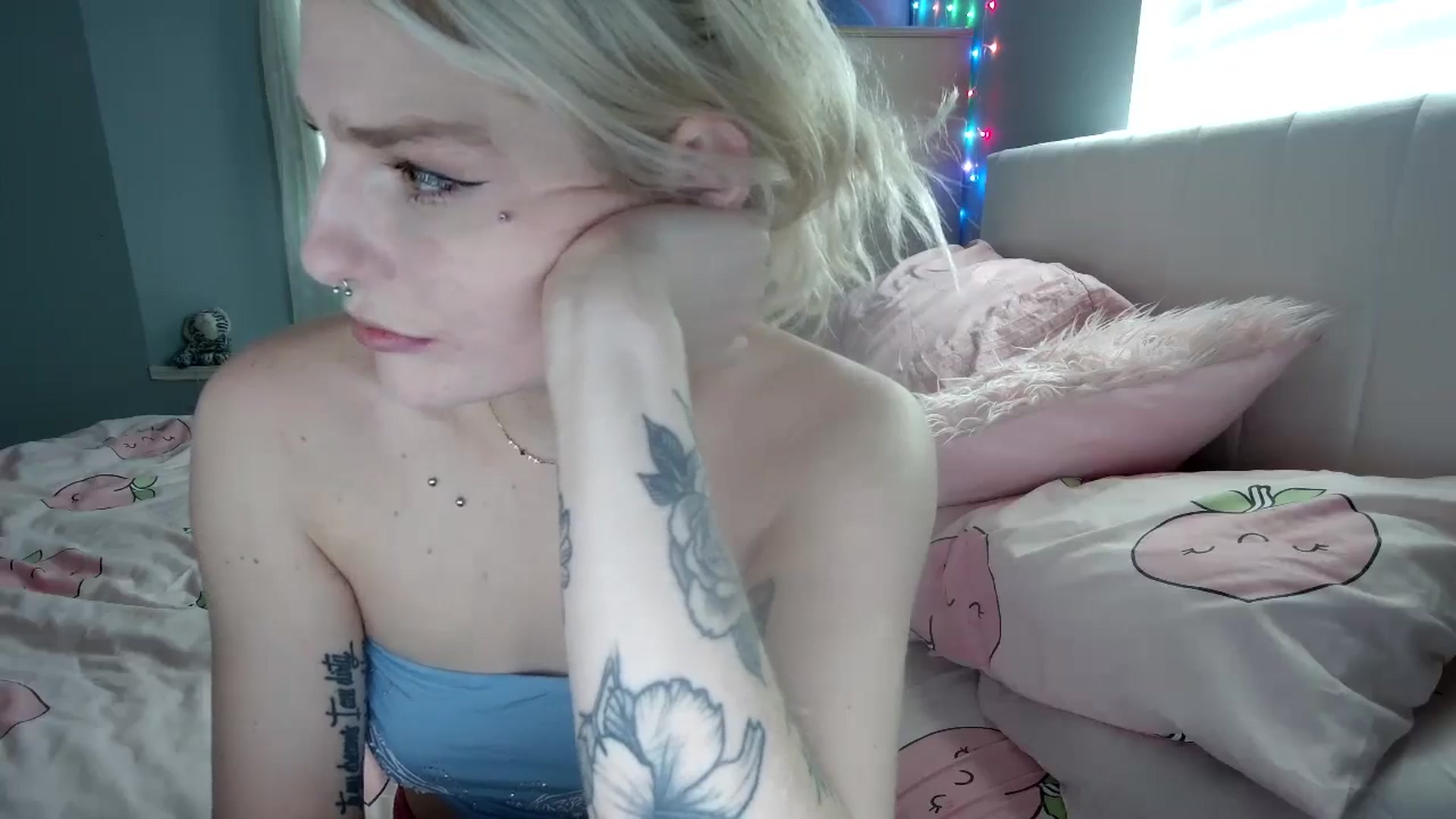 Gallery image thumbnail from DuckChan0's myfreecams stream on, 09/09/2024, 14:10 image 15 of 20