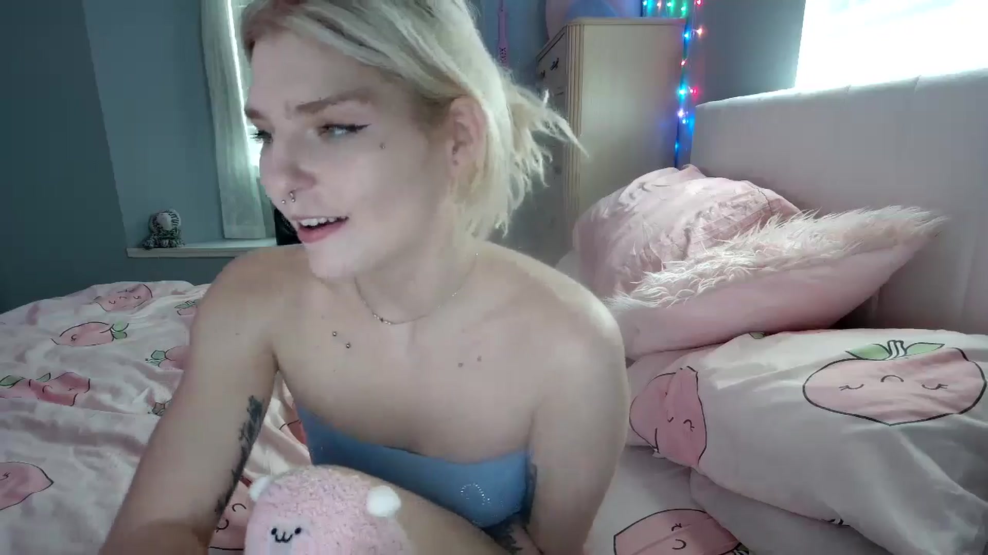 Gallery image thumbnail from DuckChan0's myfreecams stream on, 09/09/2024, 14:10 image 13 of 20