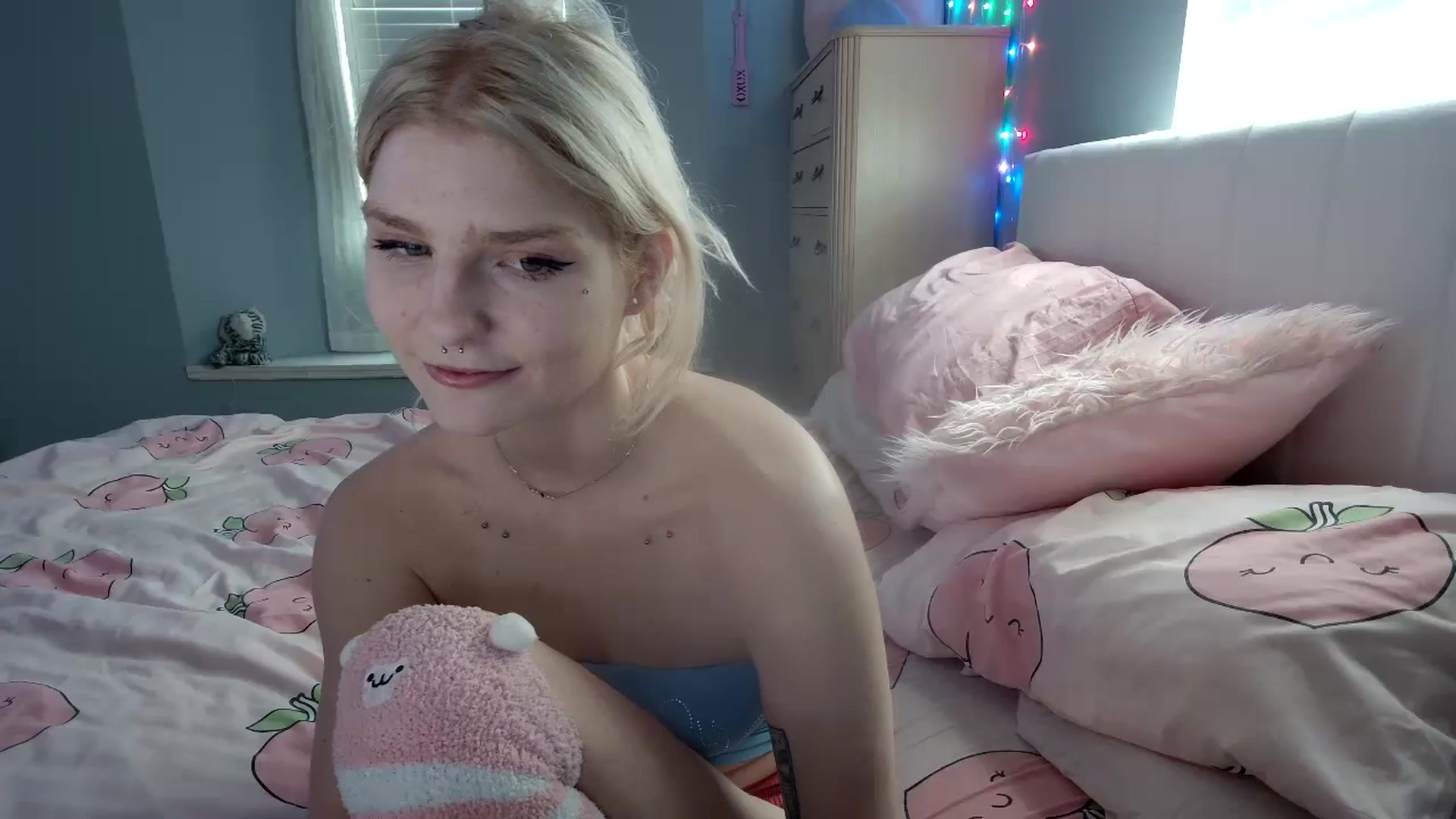 Gallery image thumbnail from DuckChan0's myfreecams stream on, 09/09/2024, 14:10 image 14 of 20
