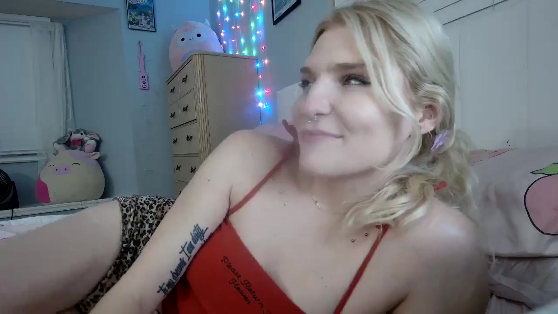 Gallery image thumbnail from DuckChan0's myfreecams stream on, 09/10/2024, 24:50 image 7 of 20
