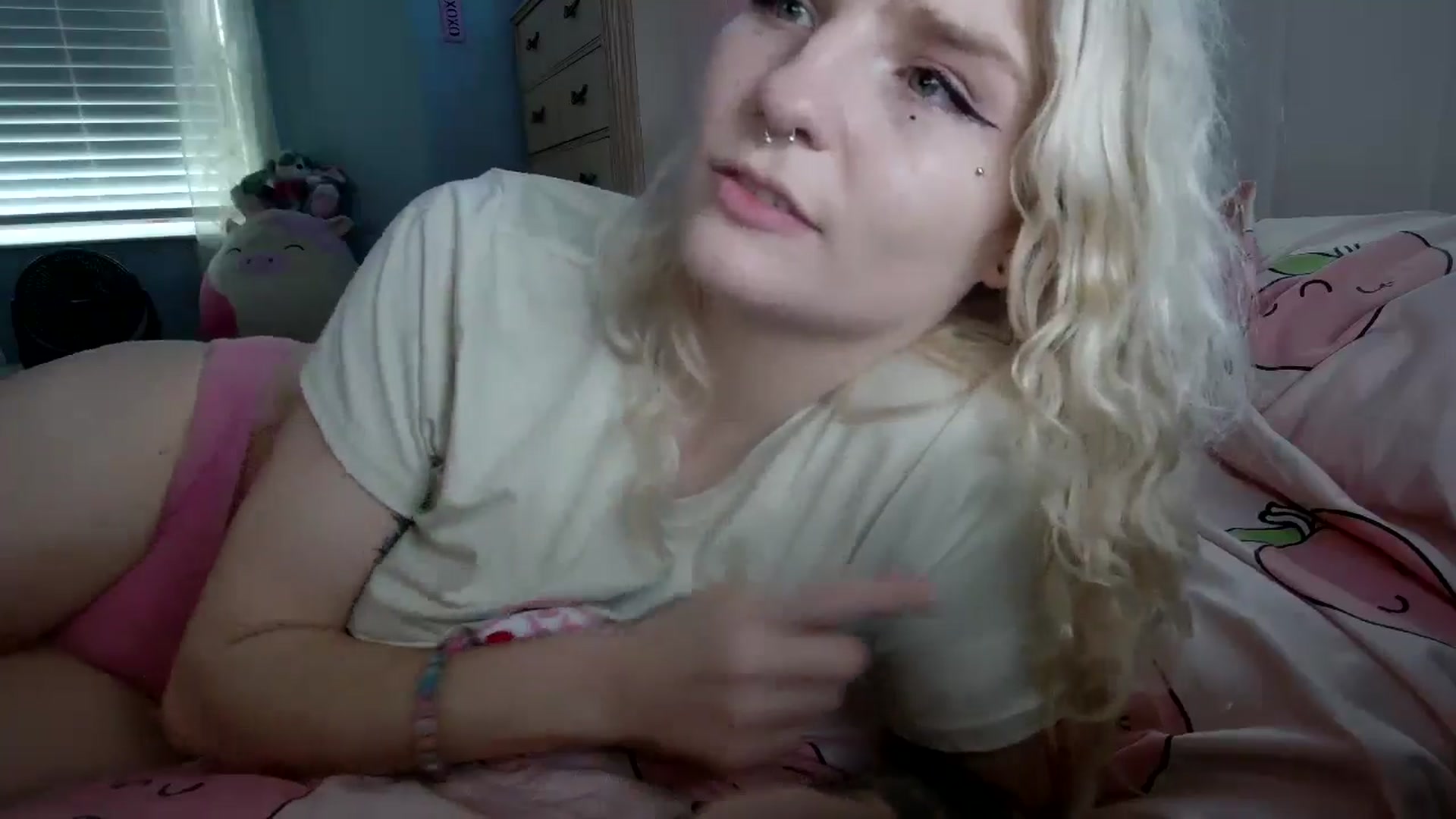 Gallery image thumbnail from DuckChan0's myfreecams stream on, 09/10/2024, 16:41 image 15 of 20
