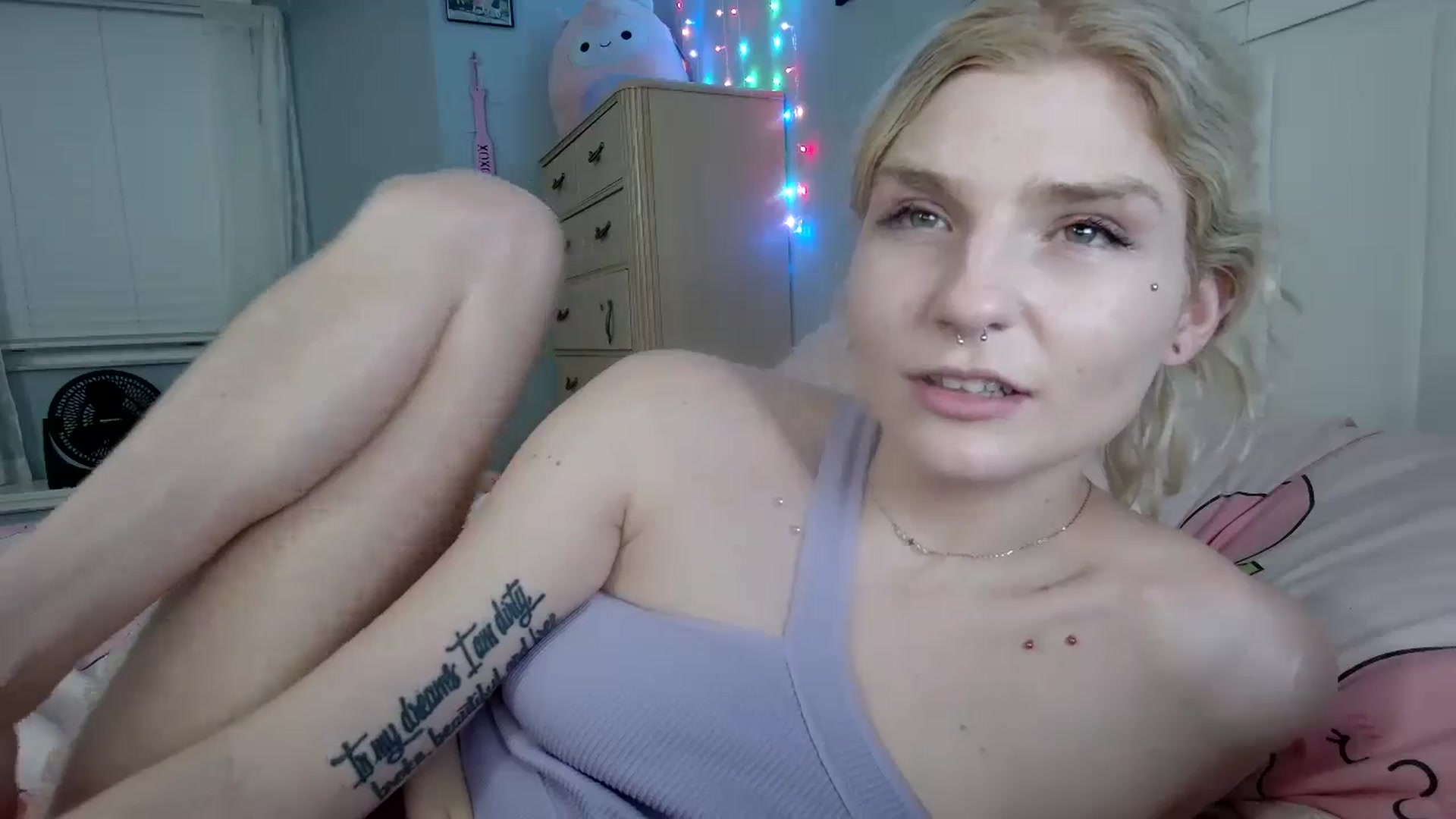Gallery image thumbnail from DuckChan0's myfreecams stream on, 09/10/2024, 23:45 image 18 of 20