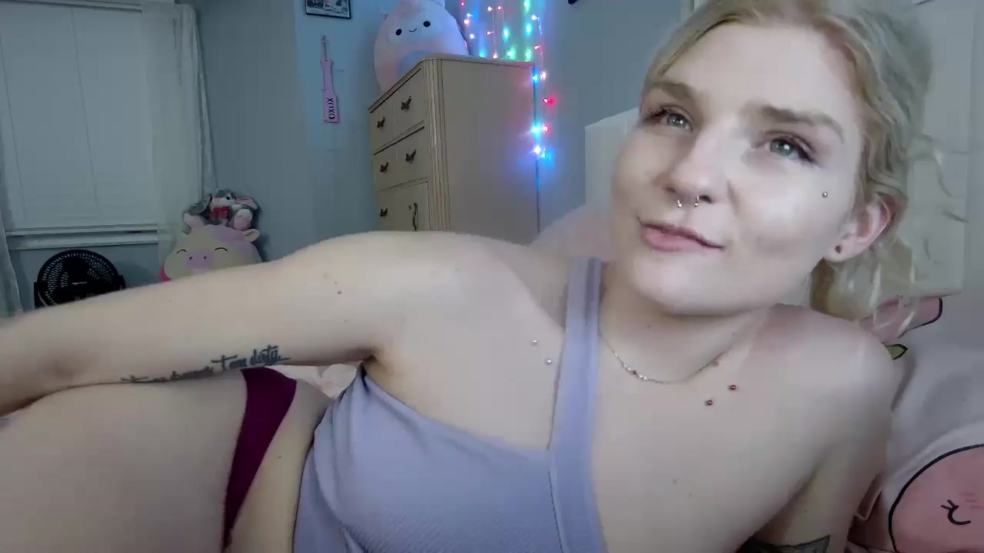 Gallery image thumbnail from DuckChan0's myfreecams stream on, 09/10/2024, 23:45 image 16 of 20