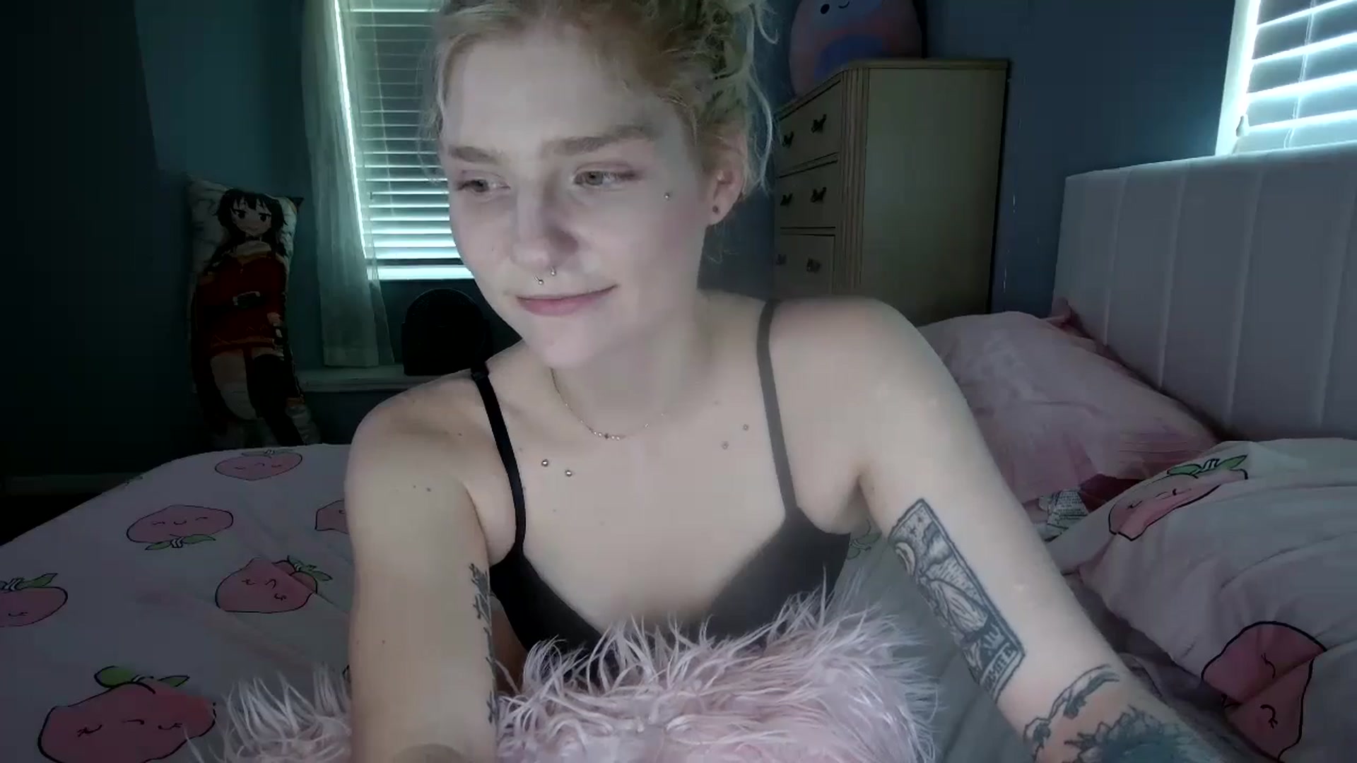 Gallery image thumbnail from DuckChan0's myfreecams stream on, 09/11/2024, 18:42 image 12 of 20
