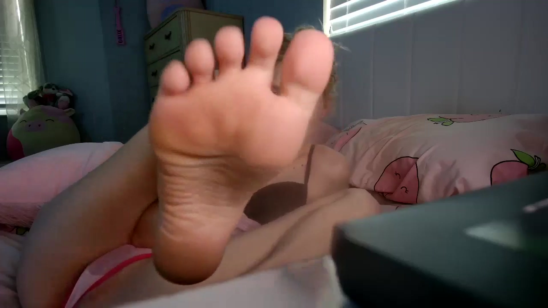 Gallery image thumbnail from DuckChan0's myfreecams stream on, 09/11/2024, 18:42 image 16 of 20