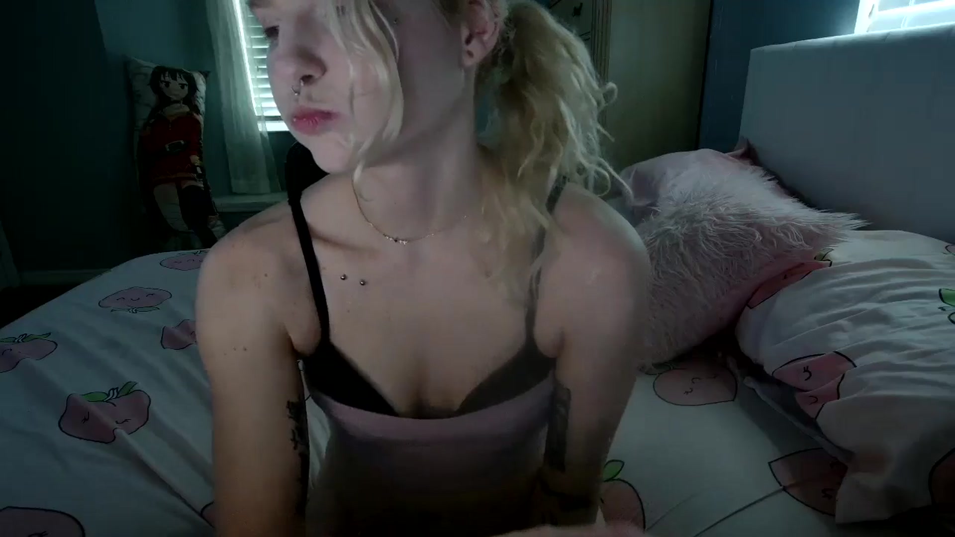 Gallery image thumbnail from DuckChan0's myfreecams stream on, 09/11/2024, 18:42 image 5 of 20