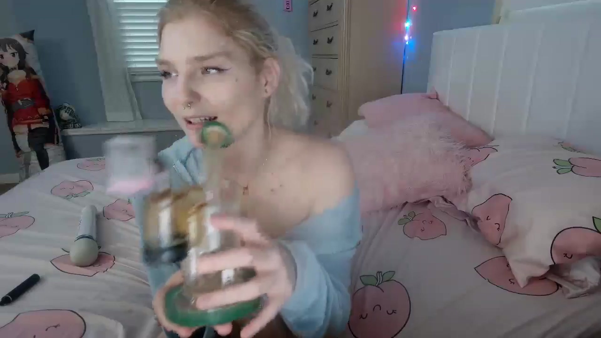 Gallery image thumbnail from DuckChan0's myfreecams stream on, 09/11/2024, 23:04 image 15 of 20