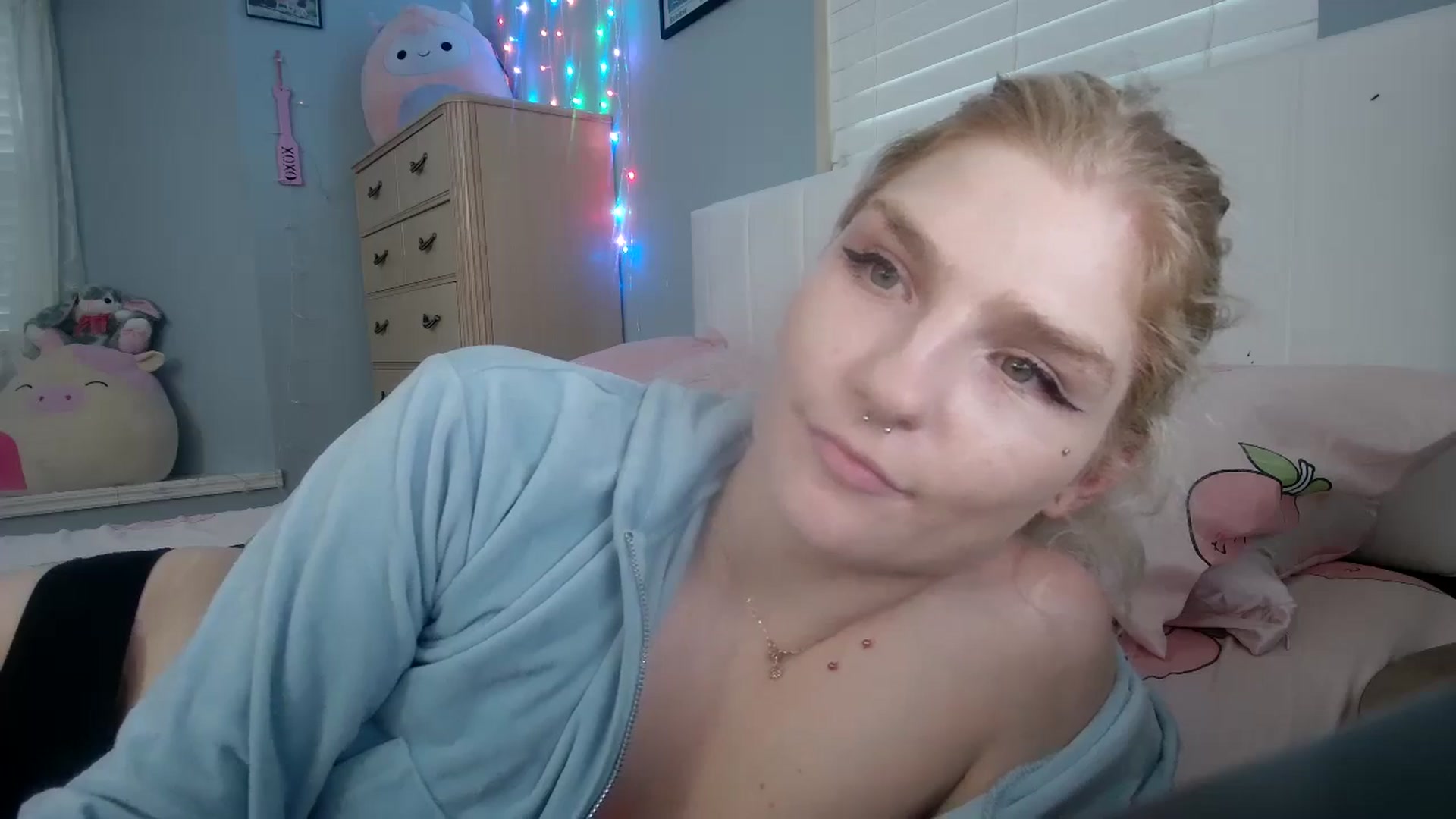 Gallery image thumbnail from DuckChan0's myfreecams stream on, 09/11/2024, 23:04 image 2 of 20
