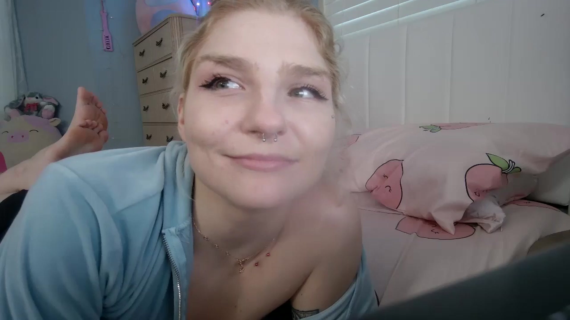 Gallery image thumbnail from DuckChan0's myfreecams stream on, 09/11/2024, 23:04 image 7 of 20