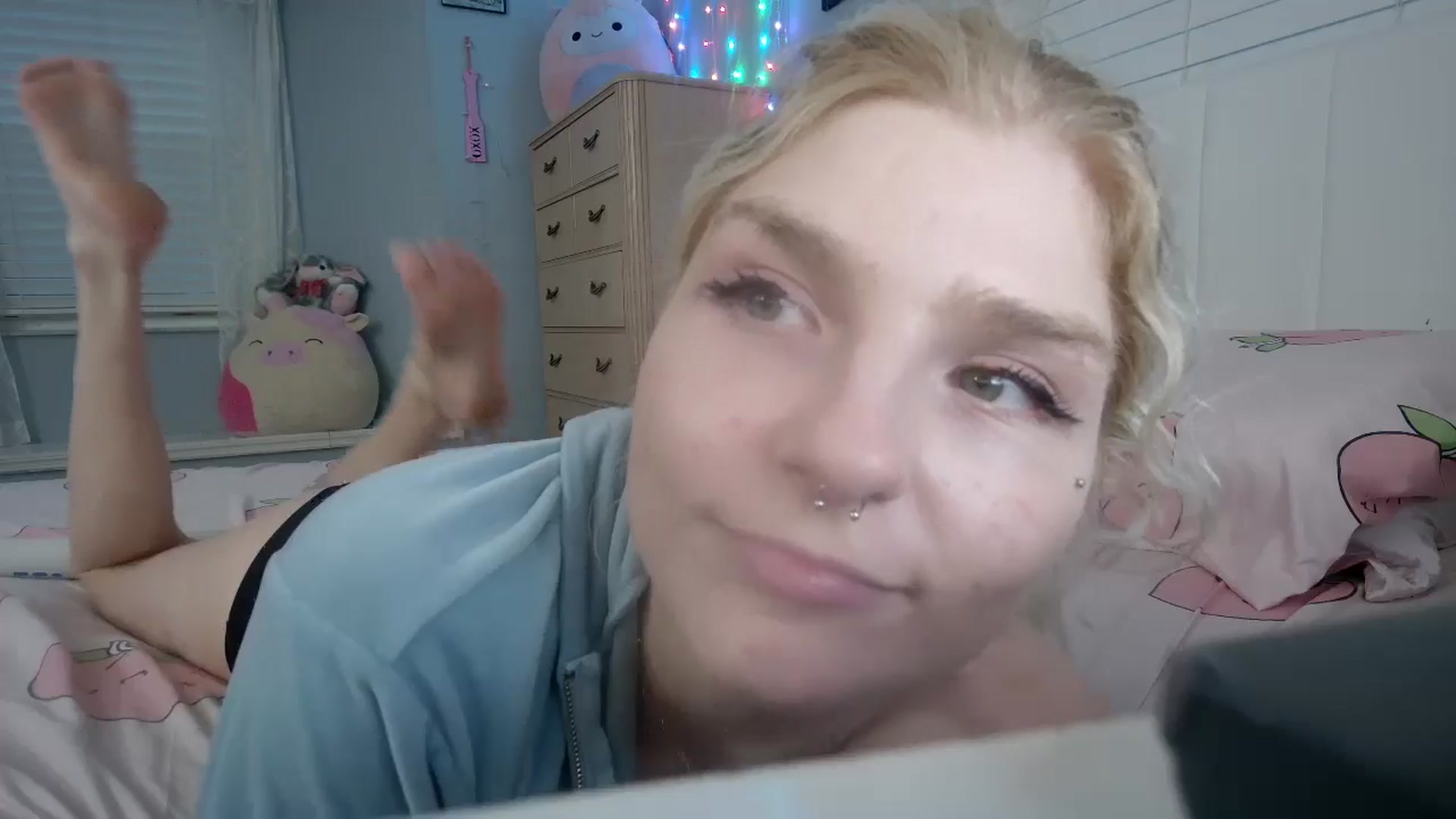 Gallery image thumbnail from DuckChan0's myfreecams stream on, 09/11/2024, 23:48 image 15 of 20
