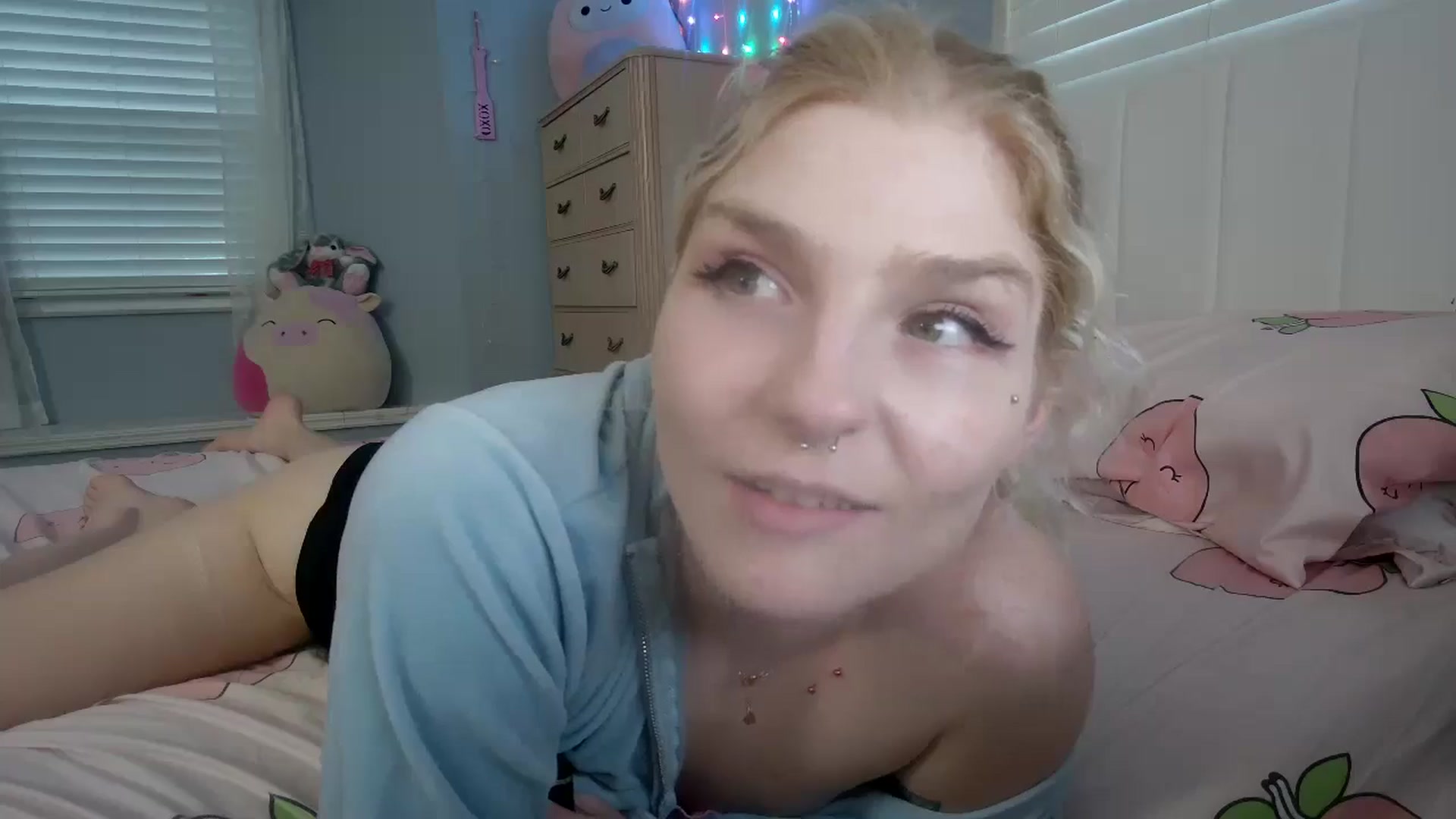 Gallery image thumbnail from DuckChan0's myfreecams stream on, 09/11/2024, 23:48 image 7 of 20