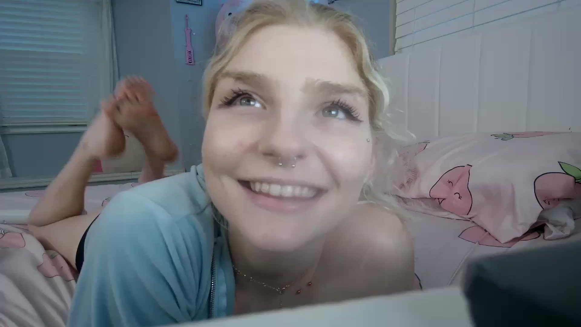 Gallery image thumbnail from DuckChan0's myfreecams stream on, 09/11/2024, 23:48 image 14 of 20