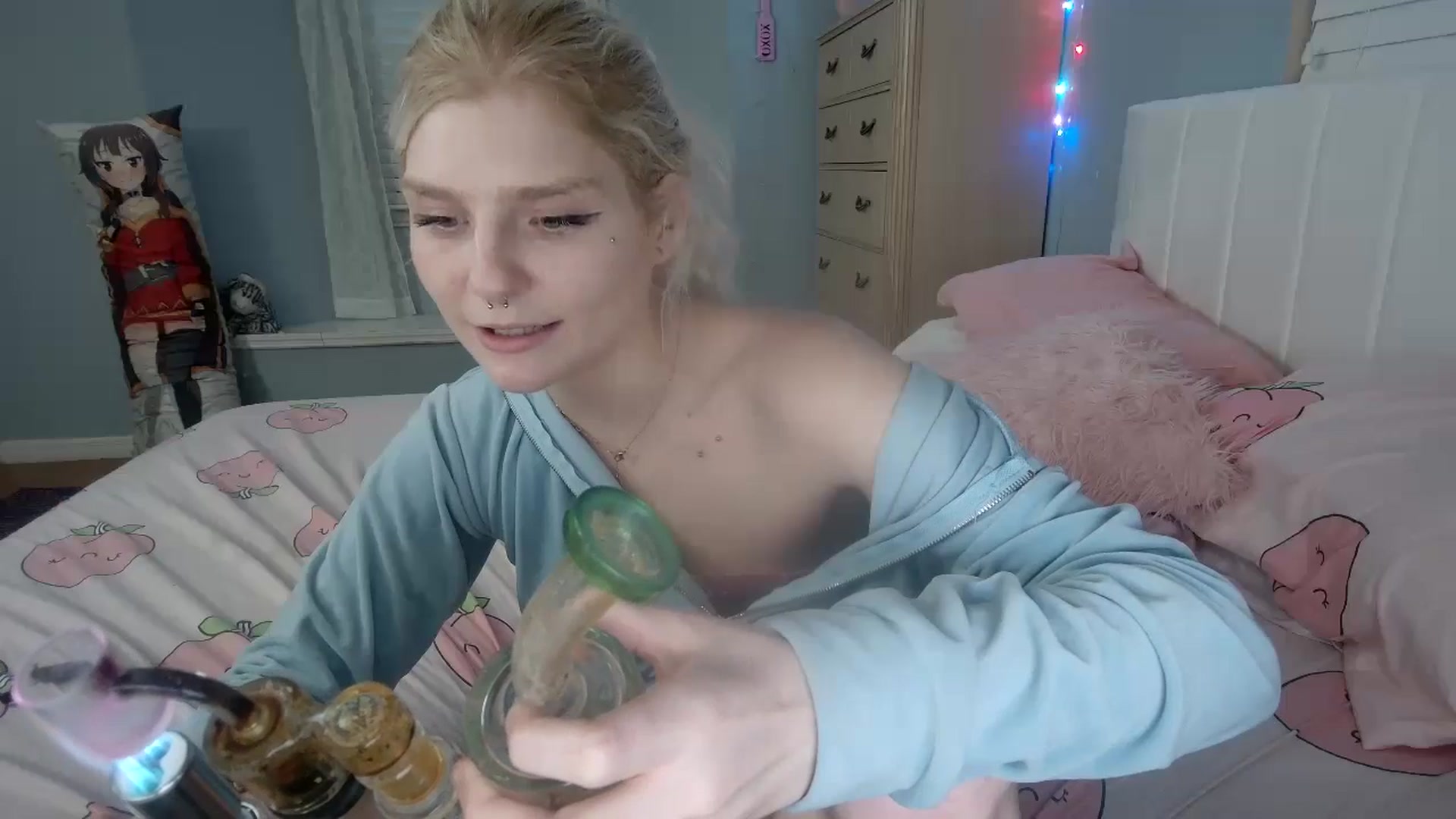 Gallery image thumbnail from DuckChan0's myfreecams stream on, 09/11/2024, 23:48 image 17 of 20