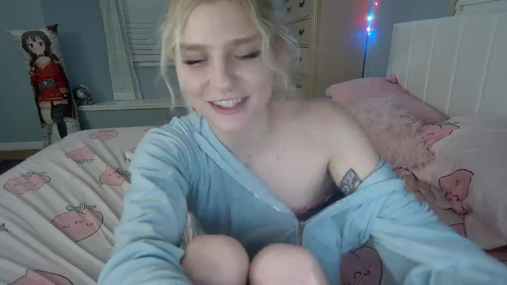 Gallery image thumbnail from DuckChan0's myfreecams stream on, 09/11/2024, 23:48 image 19 of 20