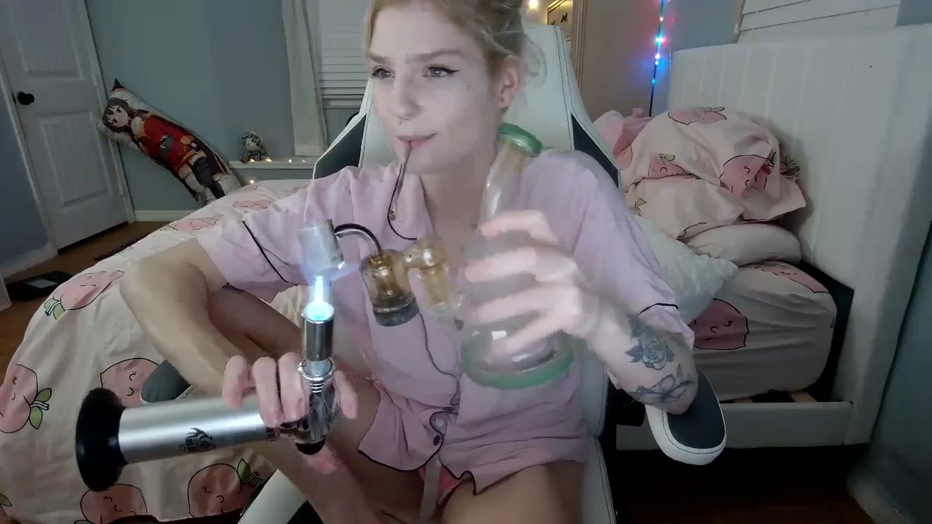Gallery image thumbnail from DuckChan0's myfreecams stream on, 09/13/2024, 24:55 image 9 of 20