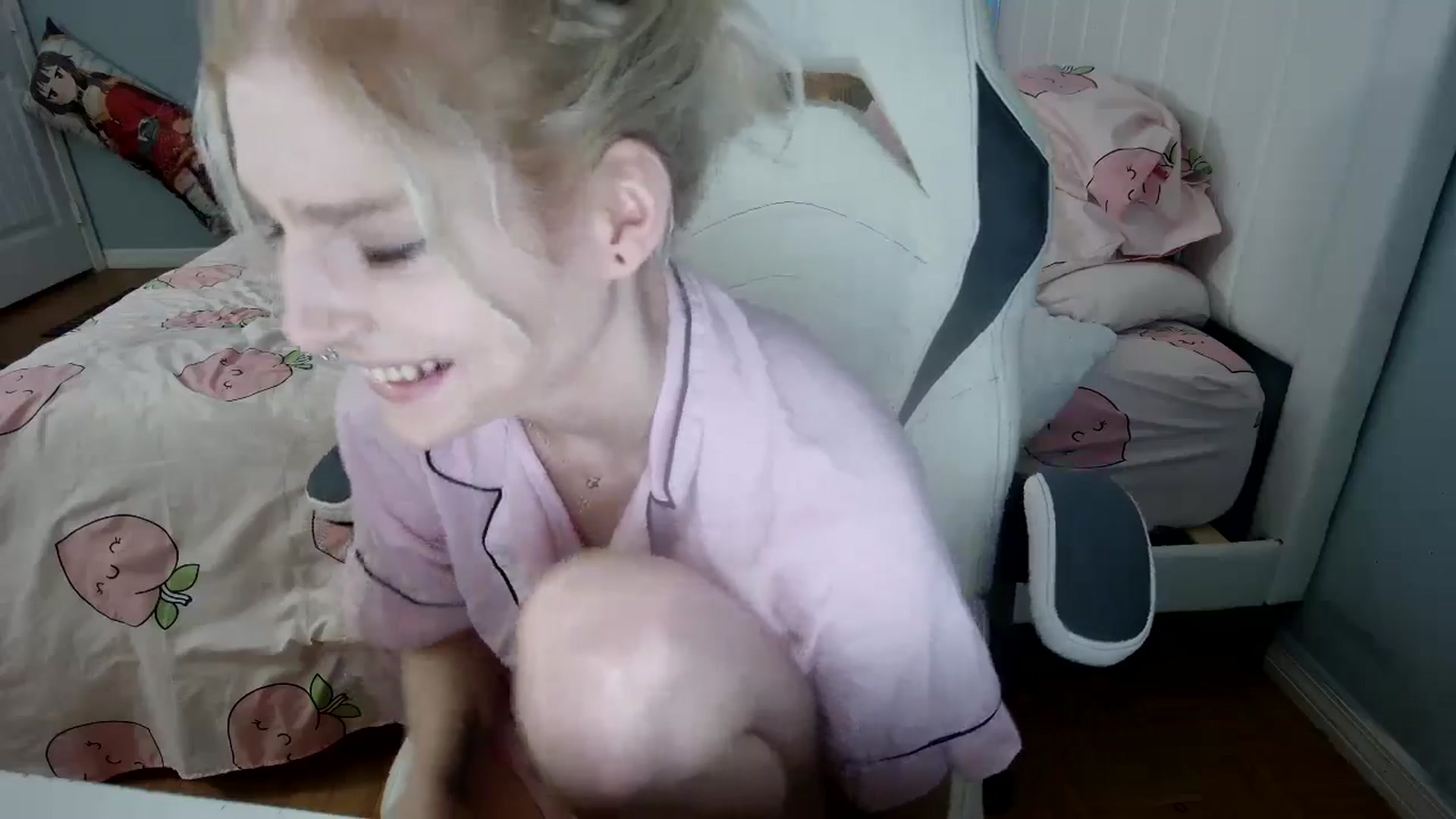 Gallery image thumbnail from DuckChan0's myfreecams stream on, 09/13/2024, 24:55 image 13 of 20