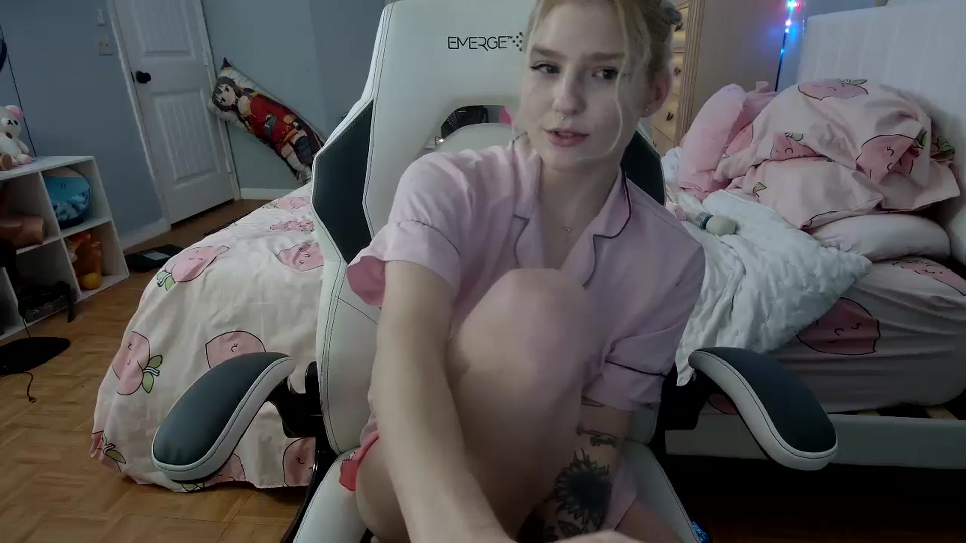 Gallery image thumbnail from DuckChan0's myfreecams stream on, 09/13/2024, 24:55 image 4 of 20