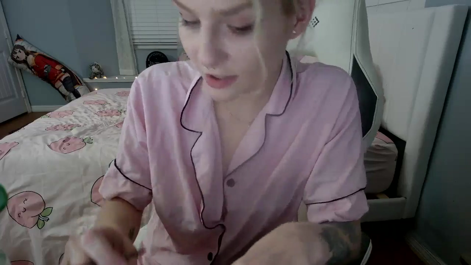Gallery image thumbnail from DuckChan0's myfreecams stream on, 09/13/2024, 02:05 image 2 of 20