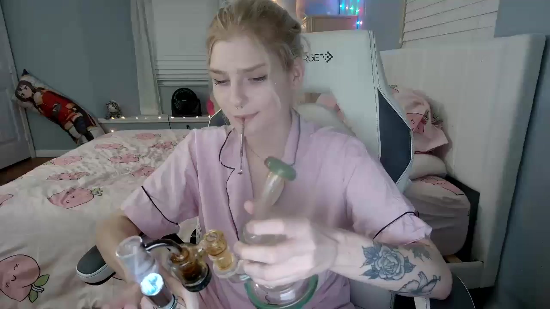 Gallery image thumbnail from DuckChan0's myfreecams stream on, 09/13/2024, 02:05 image 11 of 20