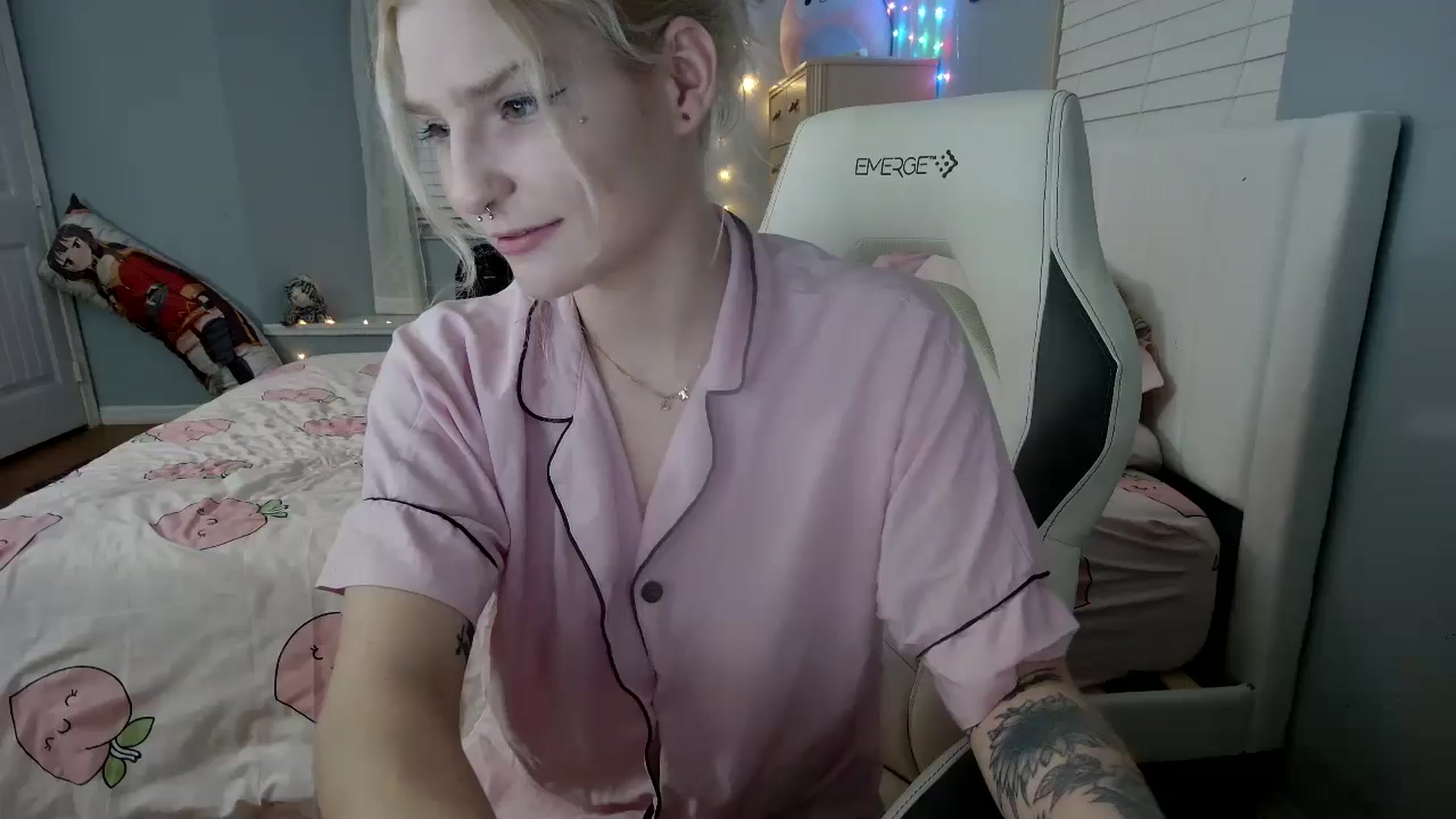 Gallery image thumbnail from DuckChan0's myfreecams stream on, 09/13/2024, 02:05 image 1 of 20