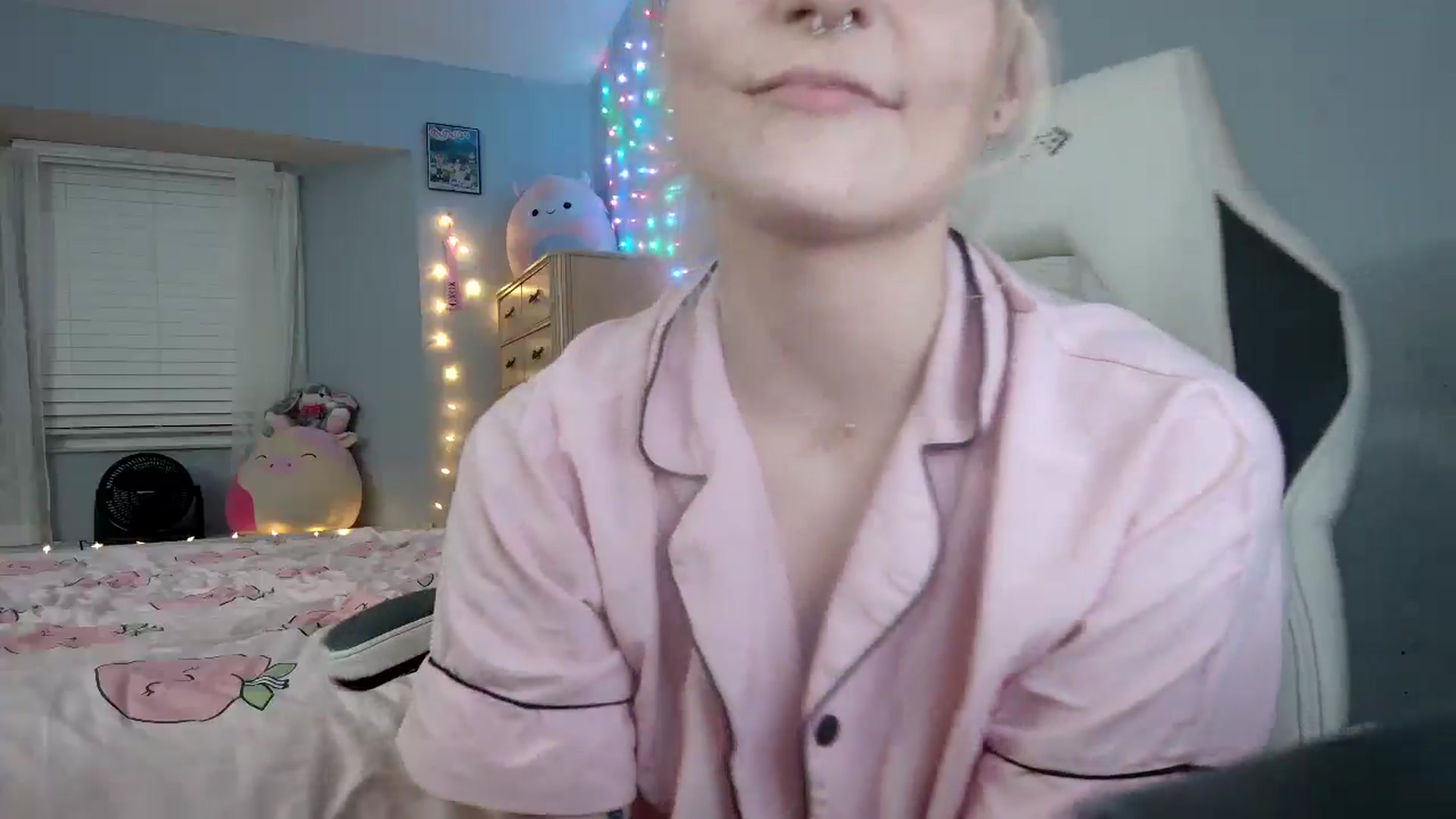 Gallery image thumbnail from DuckChan0's myfreecams stream on, 09/13/2024, 02:05 image 20 of 20
