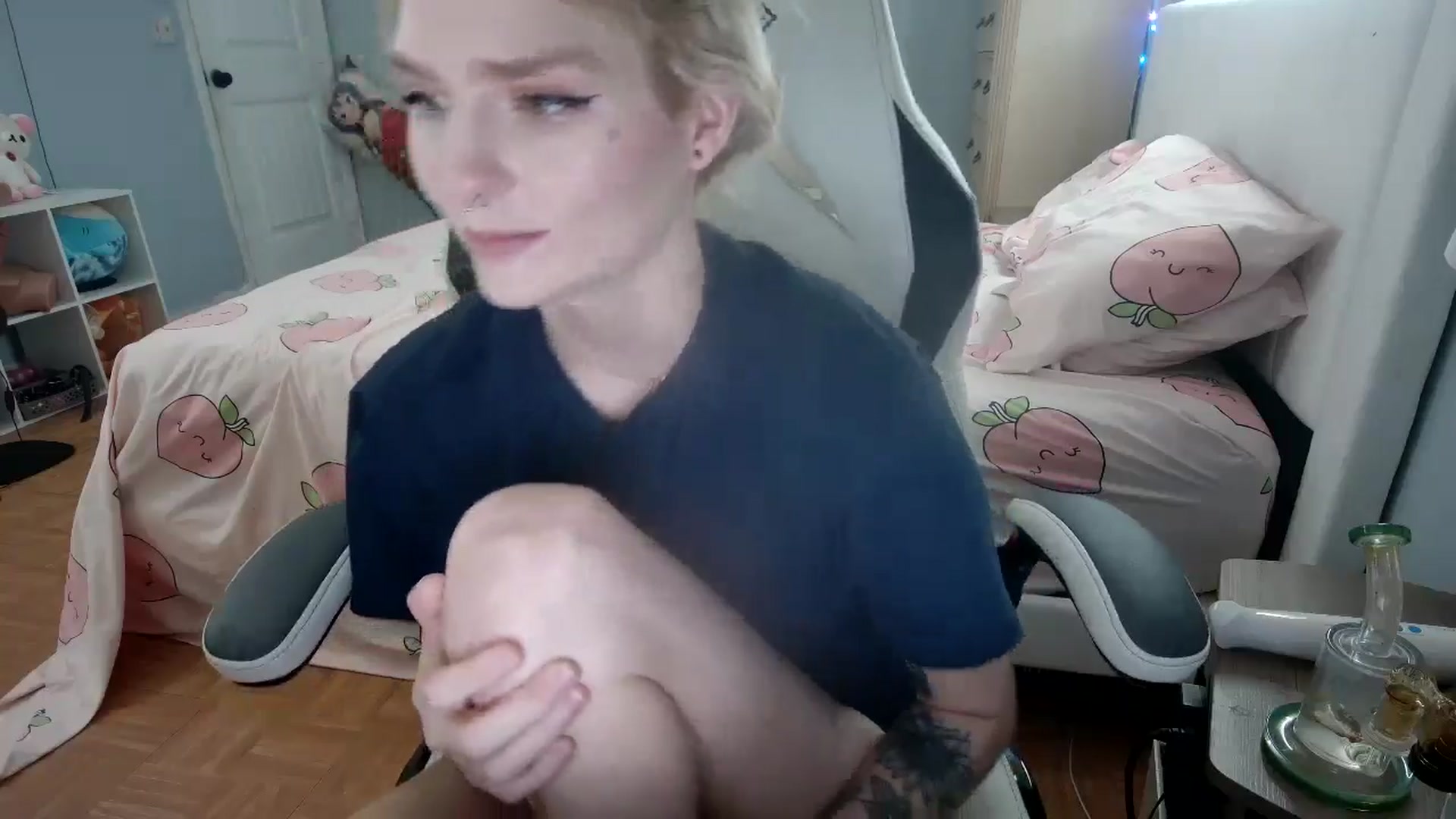 Gallery image thumbnail from DuckChan0's myfreecams stream on, 09/13/2024, 16:03 image 12 of 20
