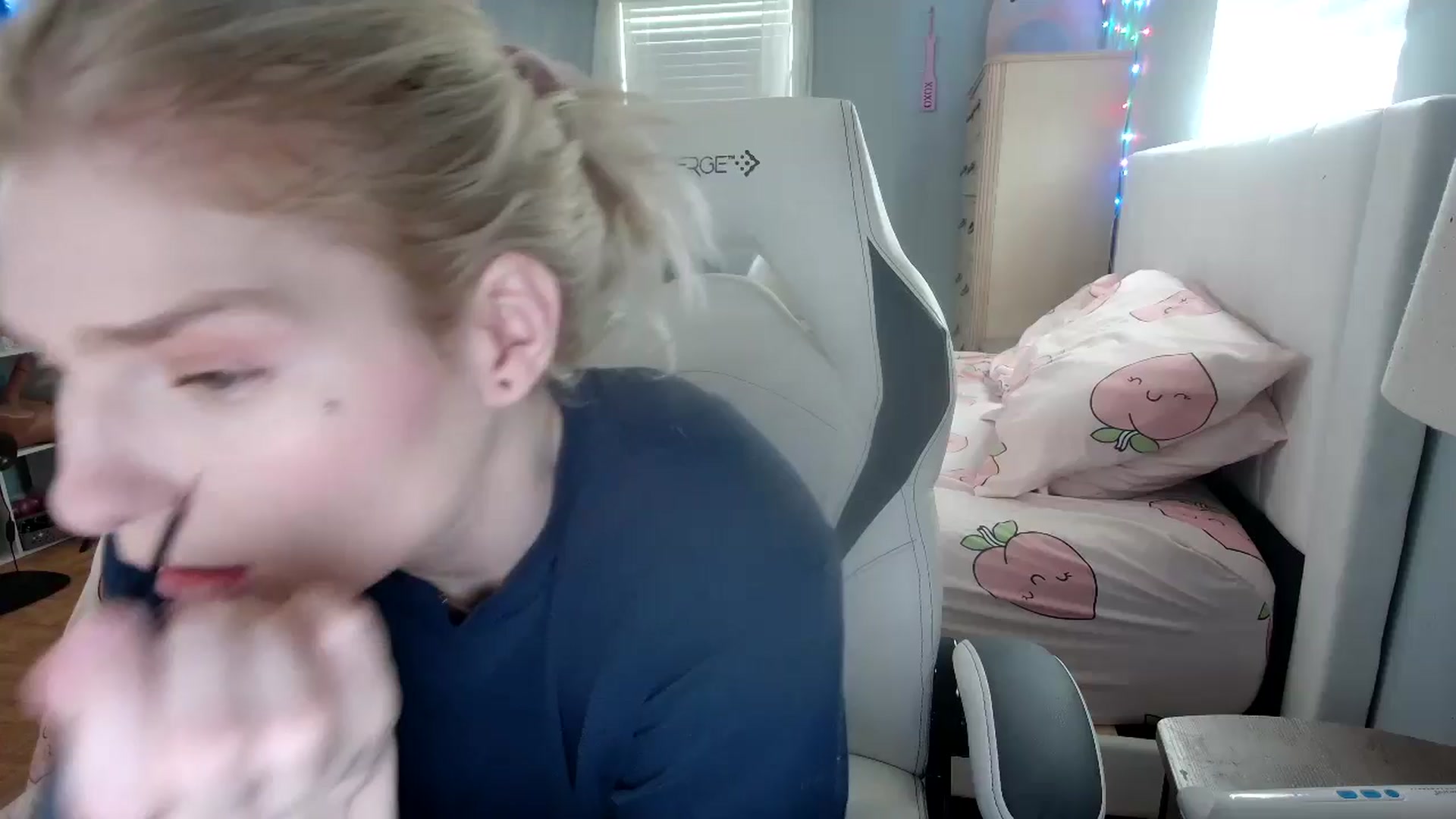 Gallery image thumbnail from DuckChan0's myfreecams stream on, 09/13/2024, 16:03 image 2 of 20