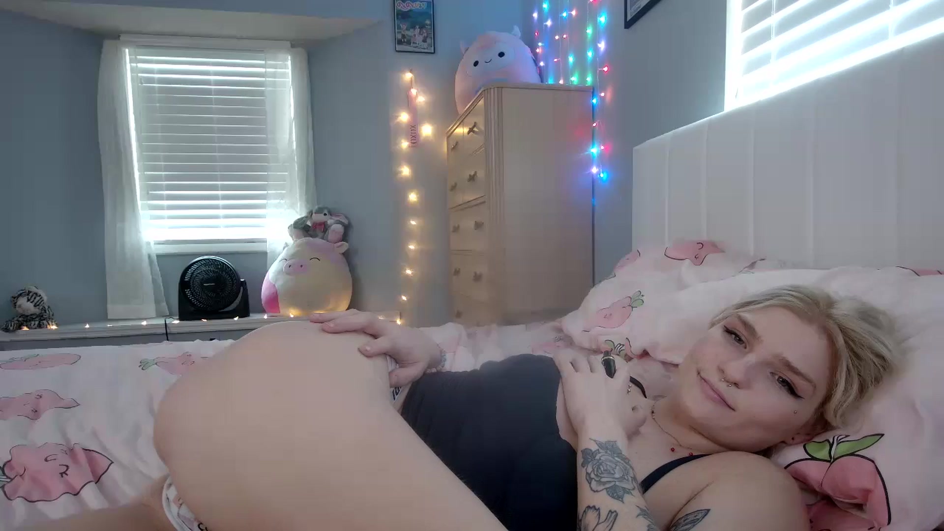 Gallery image thumbnail from DuckChan0's myfreecams stream on, 09/13/2024, 17:15 image 16 of 20